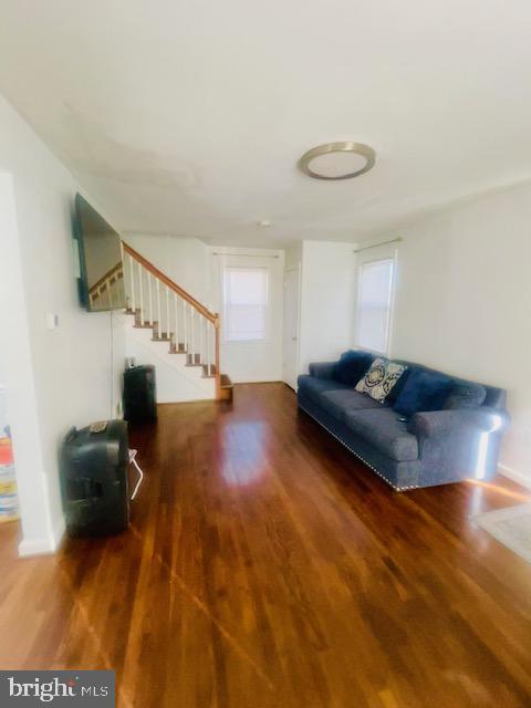 LANDOVER HILLS - Residential