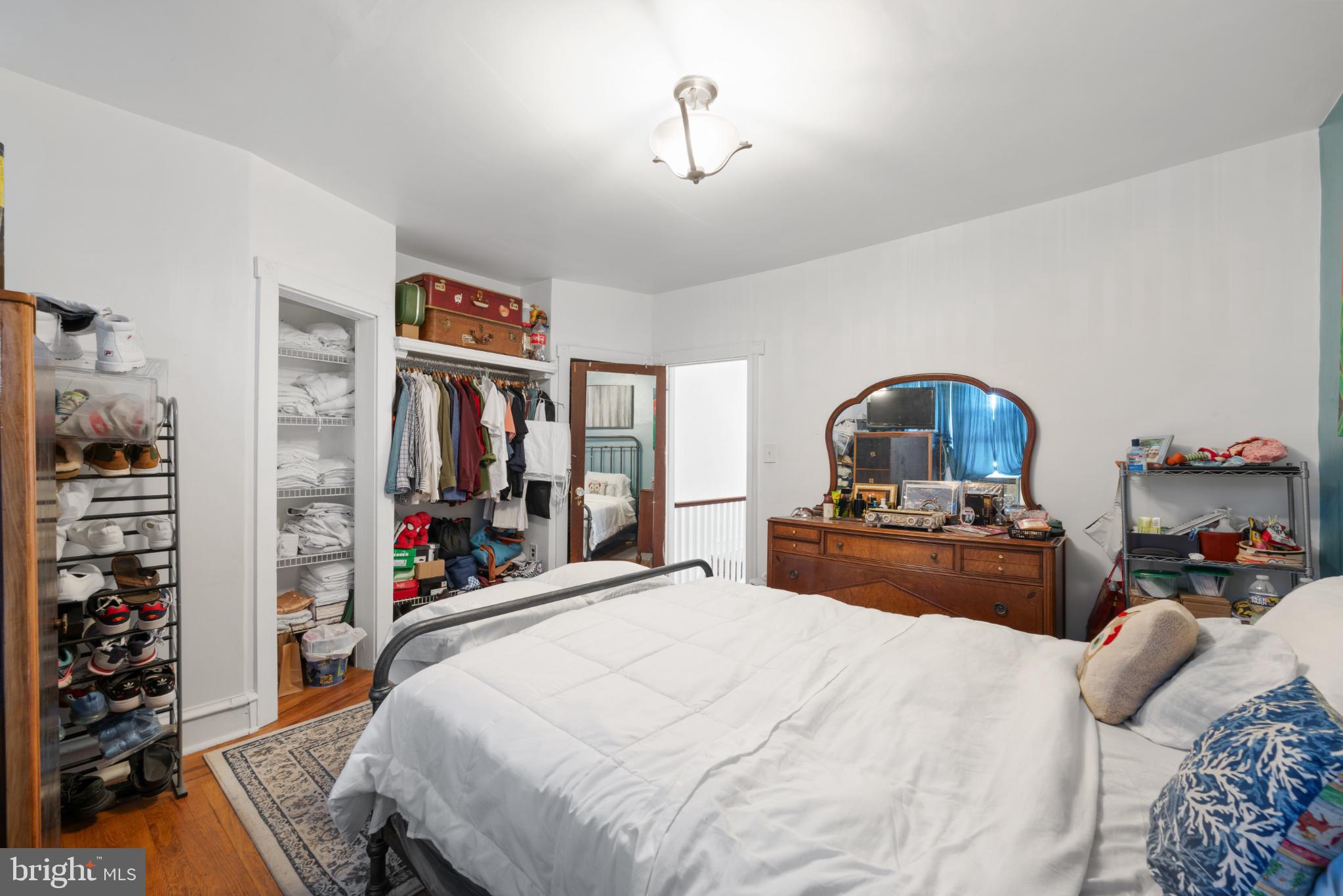 OXFORD CIRCLE - Residential