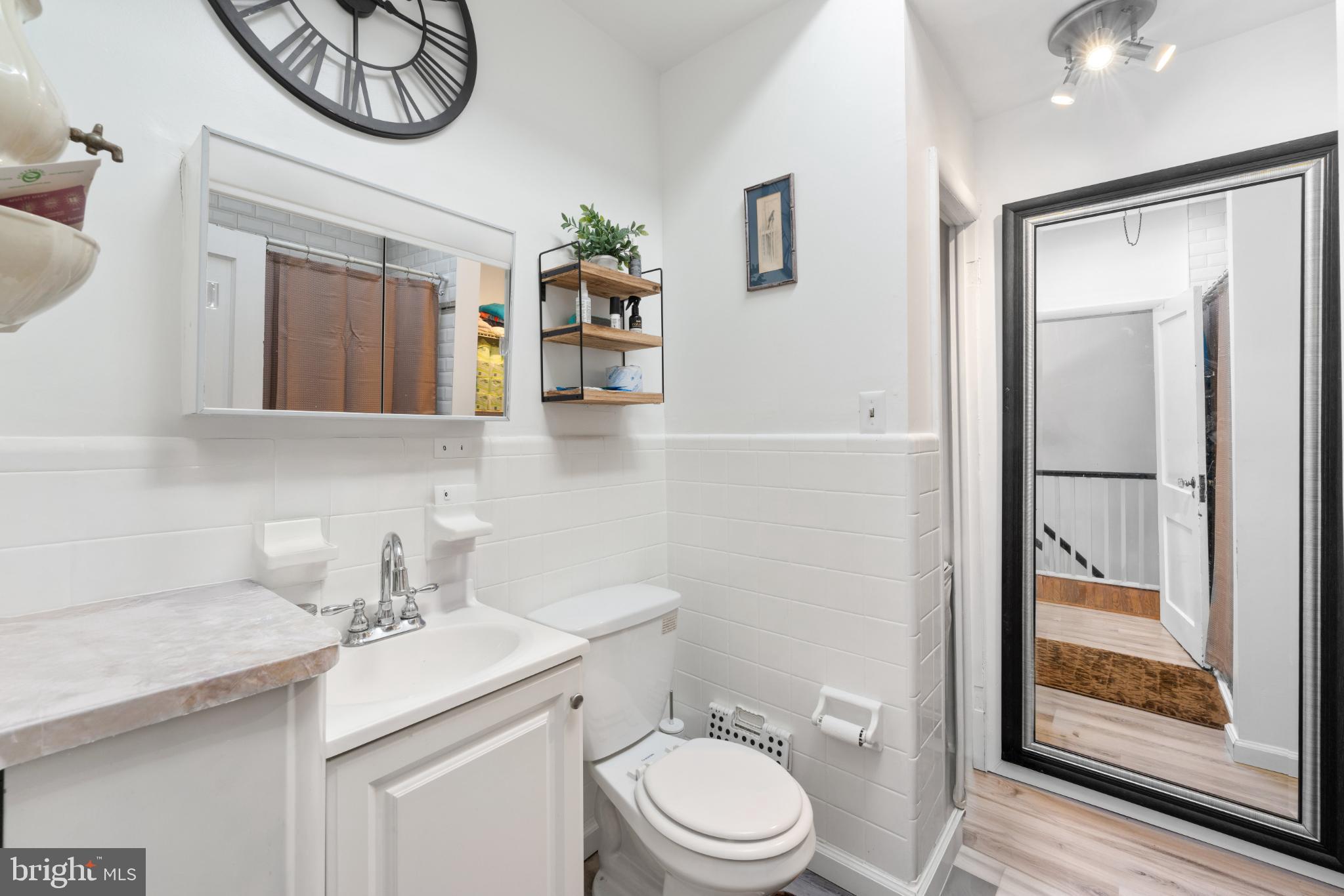 OXFORD CIRCLE - Residential