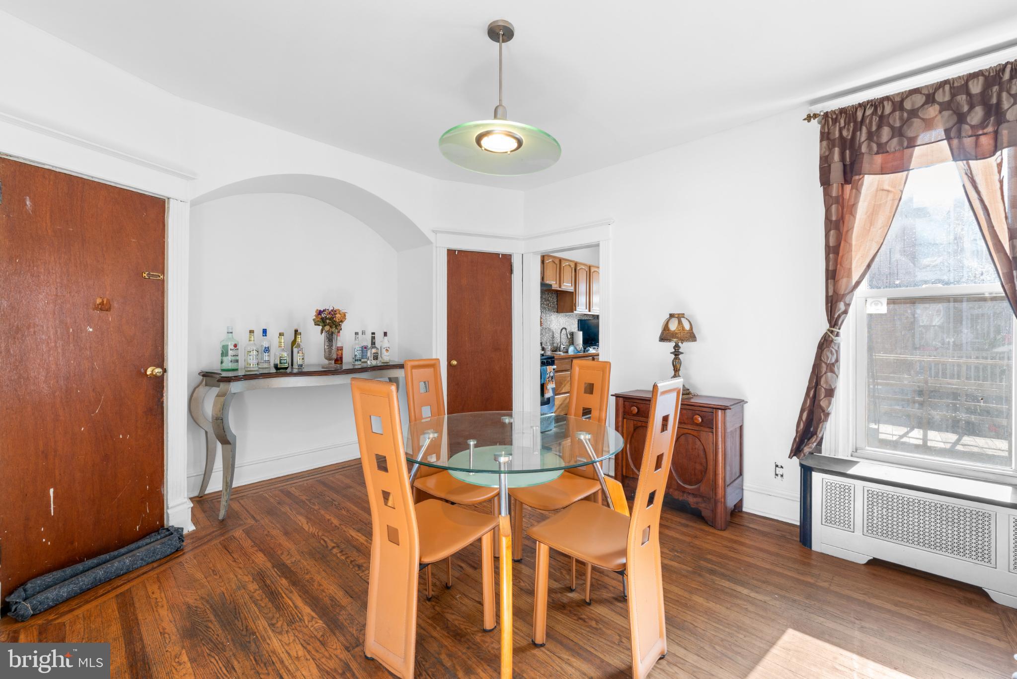 OXFORD CIRCLE - Residential