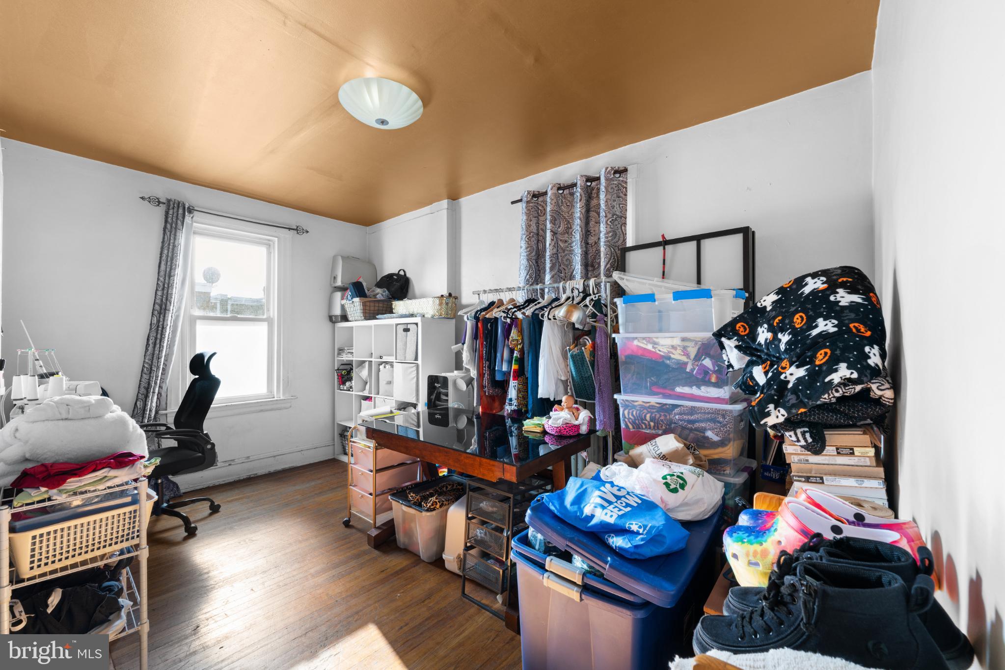 OXFORD CIRCLE - Residential