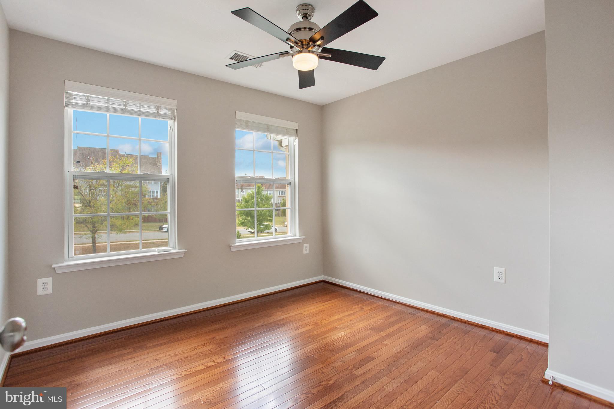 POTOMAC CROSSING - Residential