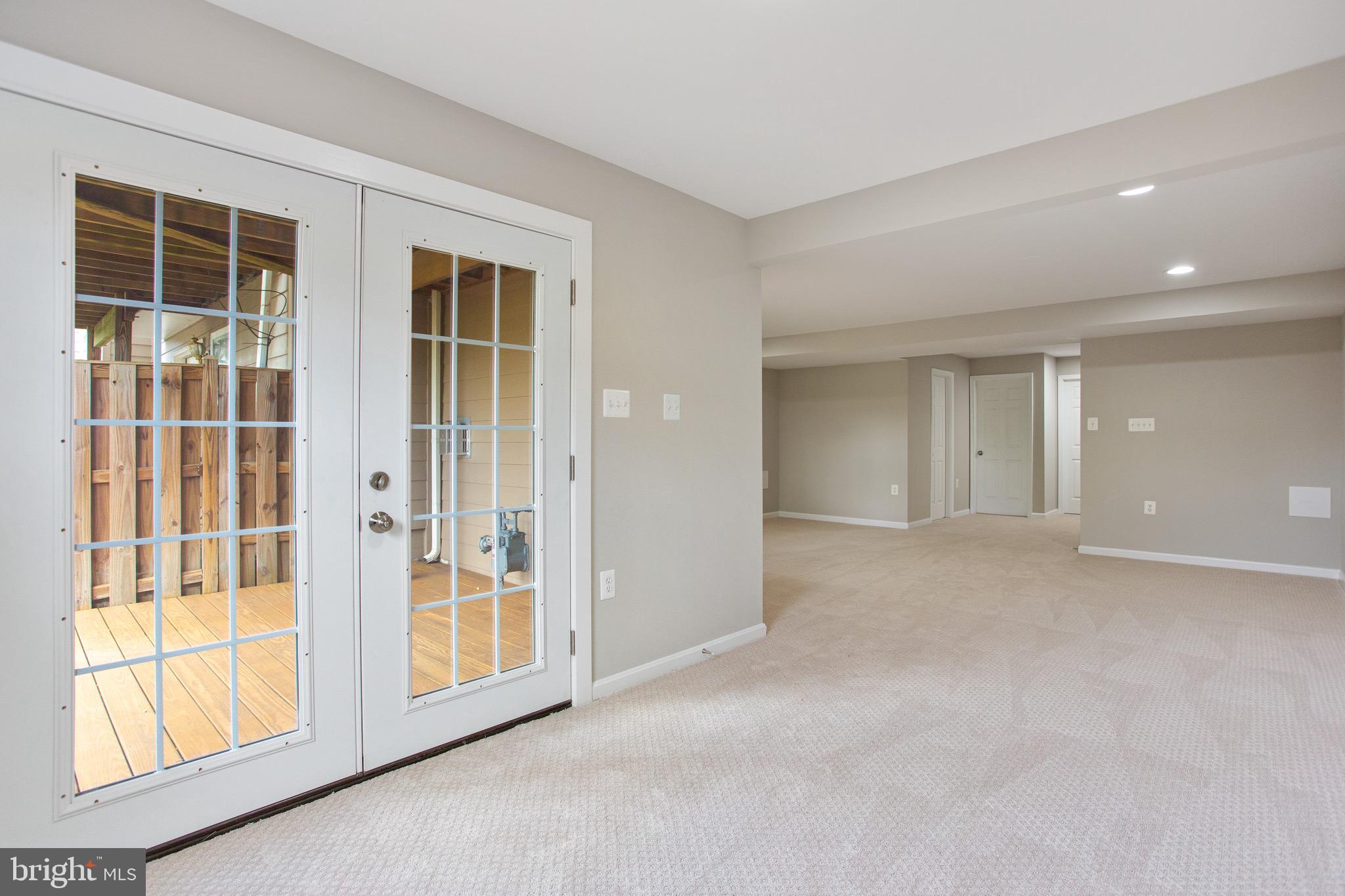 POTOMAC CROSSING - Residential