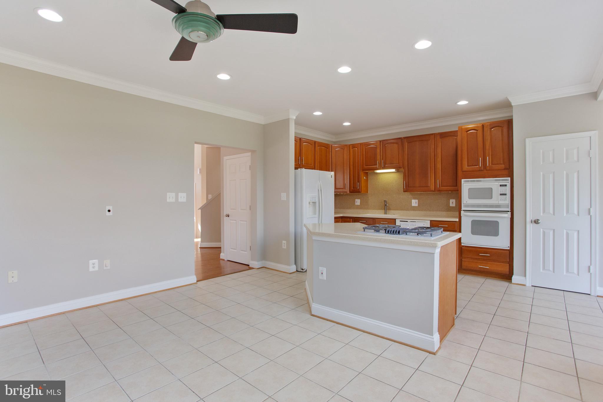 POTOMAC CROSSING - Residential