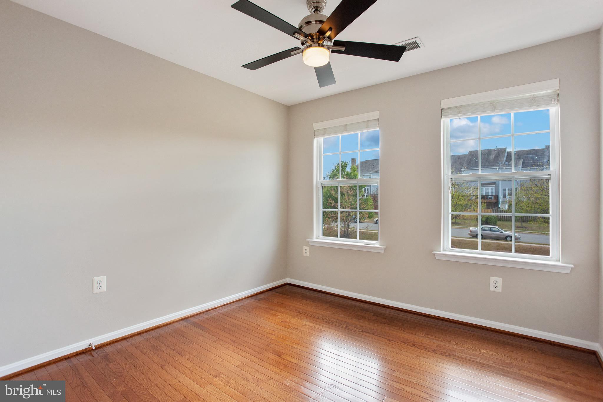 POTOMAC CROSSING - Residential