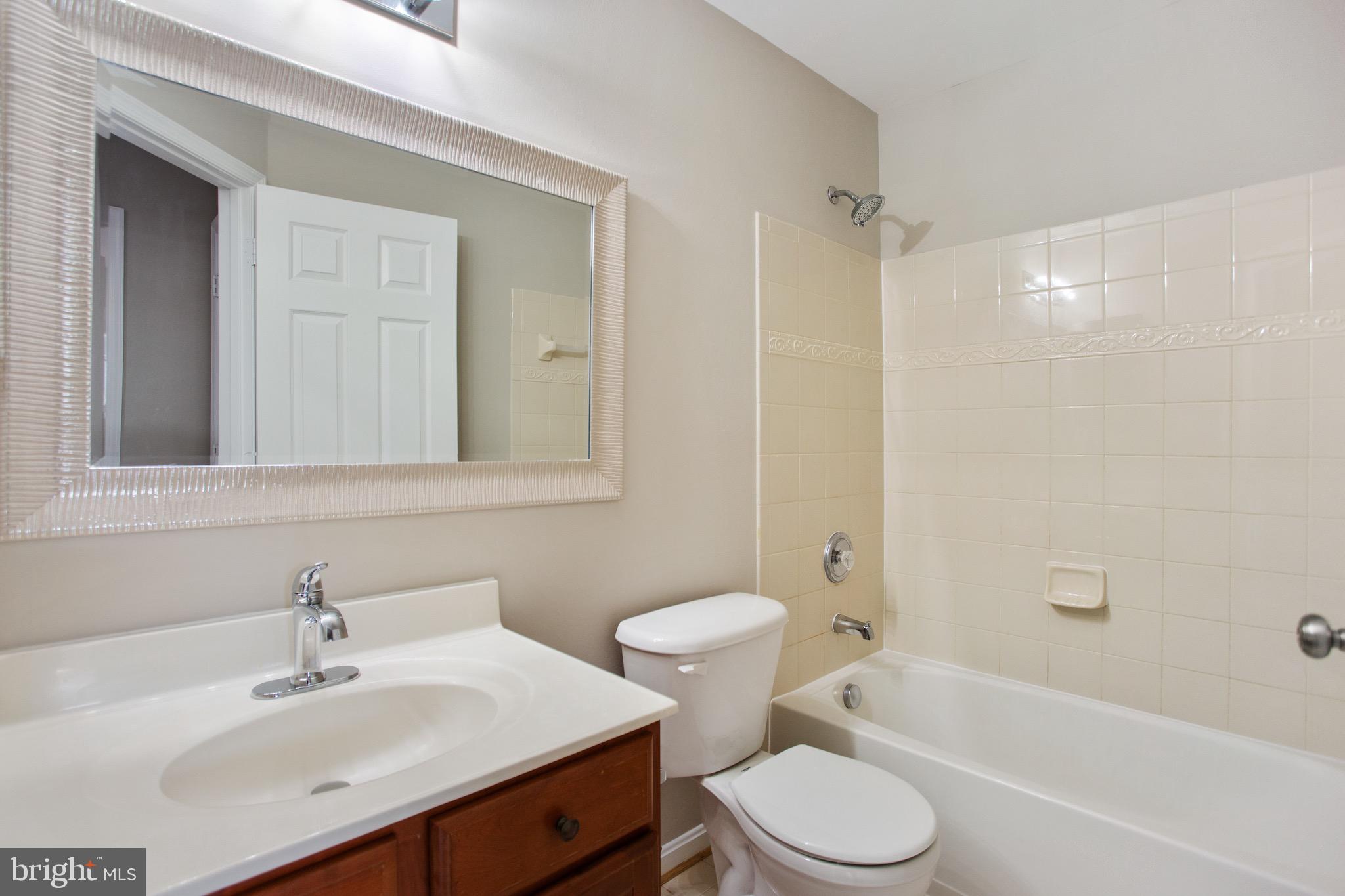 POTOMAC CROSSING - Residential