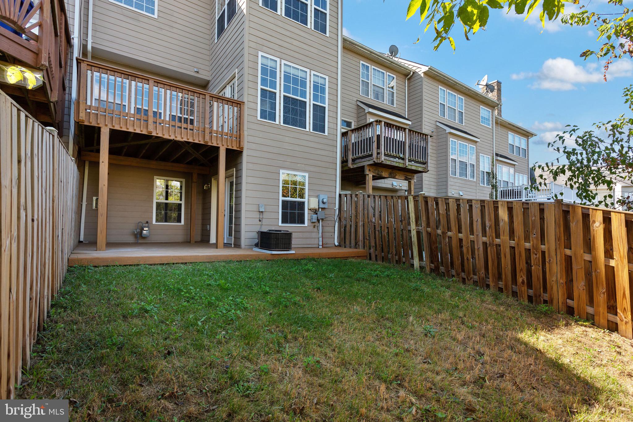 POTOMAC CROSSING - Residential