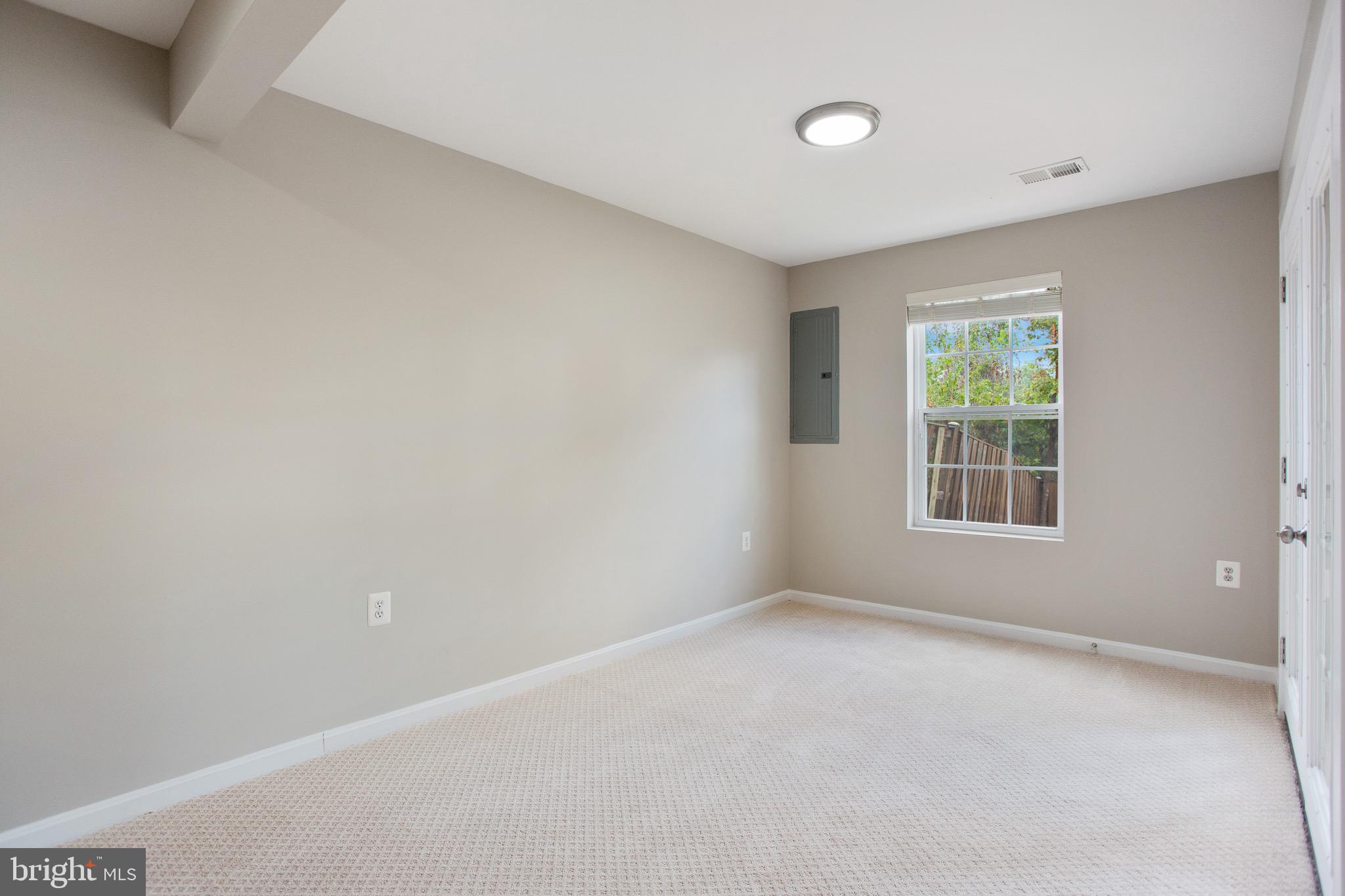 POTOMAC CROSSING - Residential