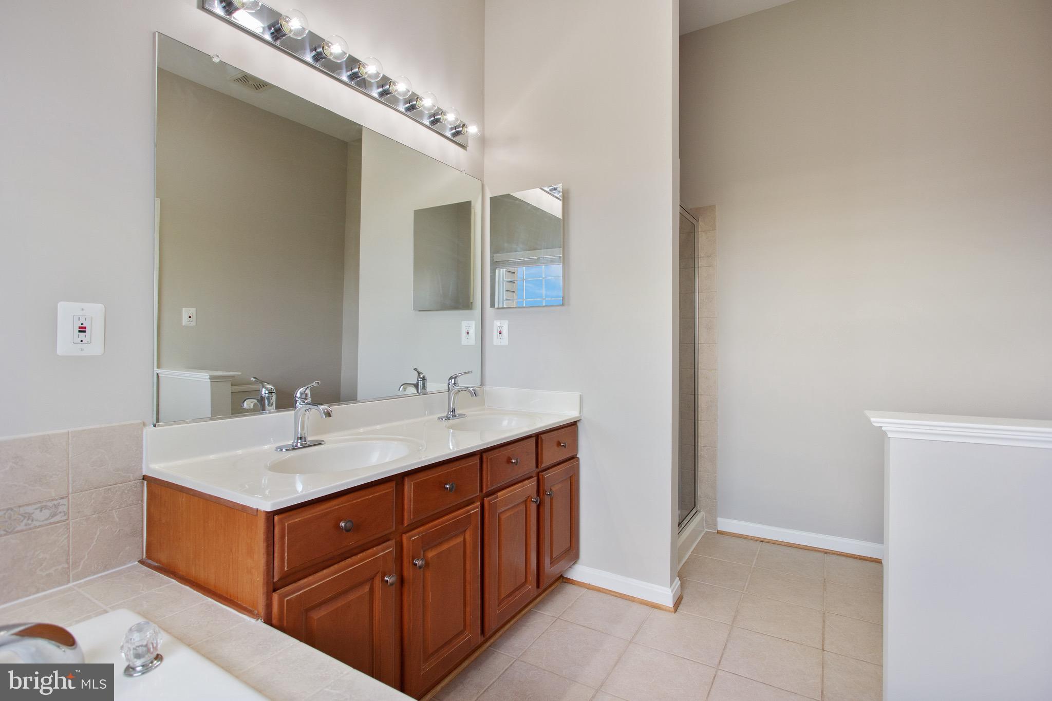 POTOMAC CROSSING - Residential