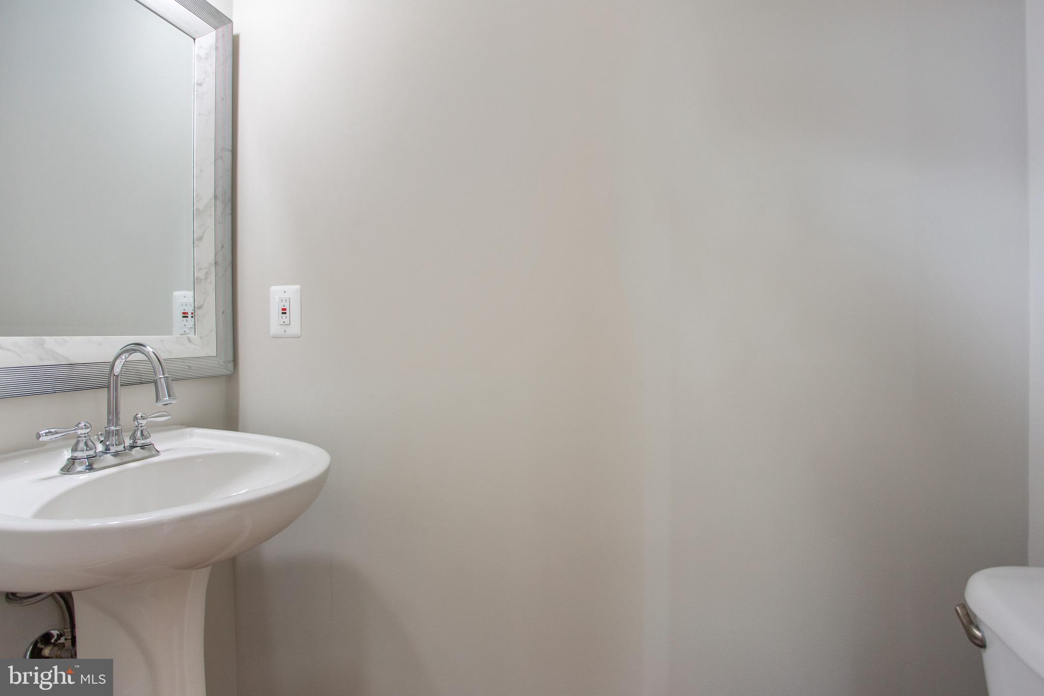 POTOMAC CROSSING - Residential