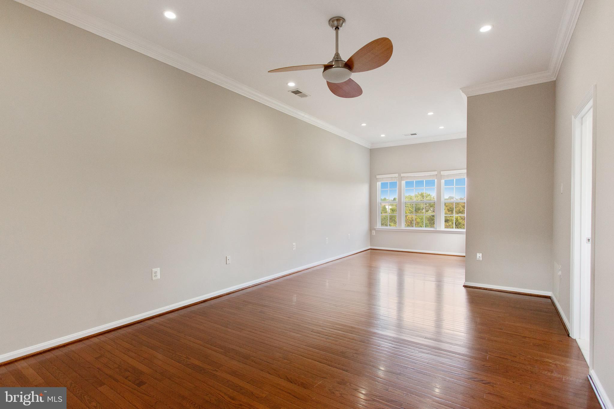 POTOMAC CROSSING - Residential