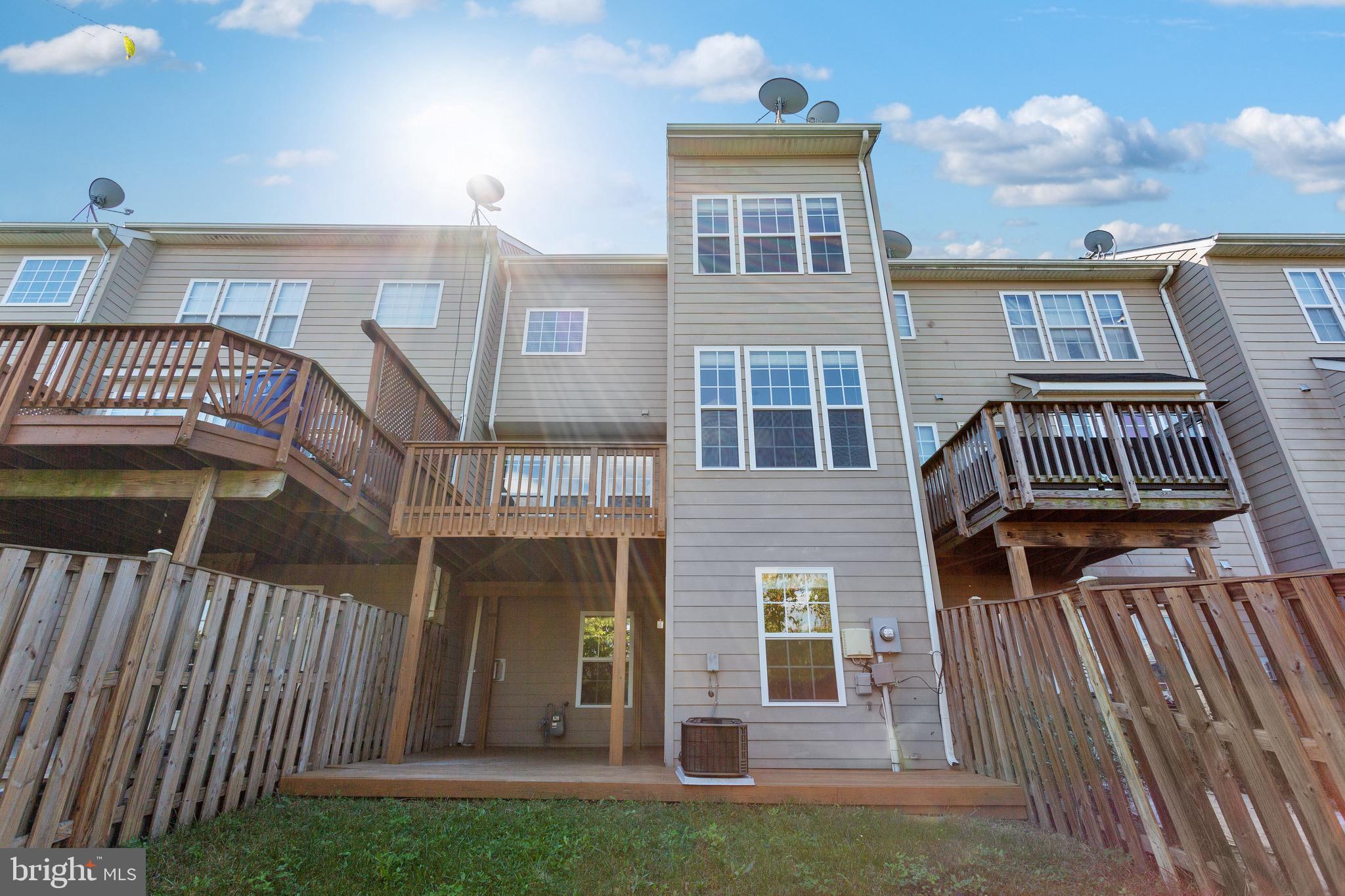 POTOMAC CROSSING - Residential