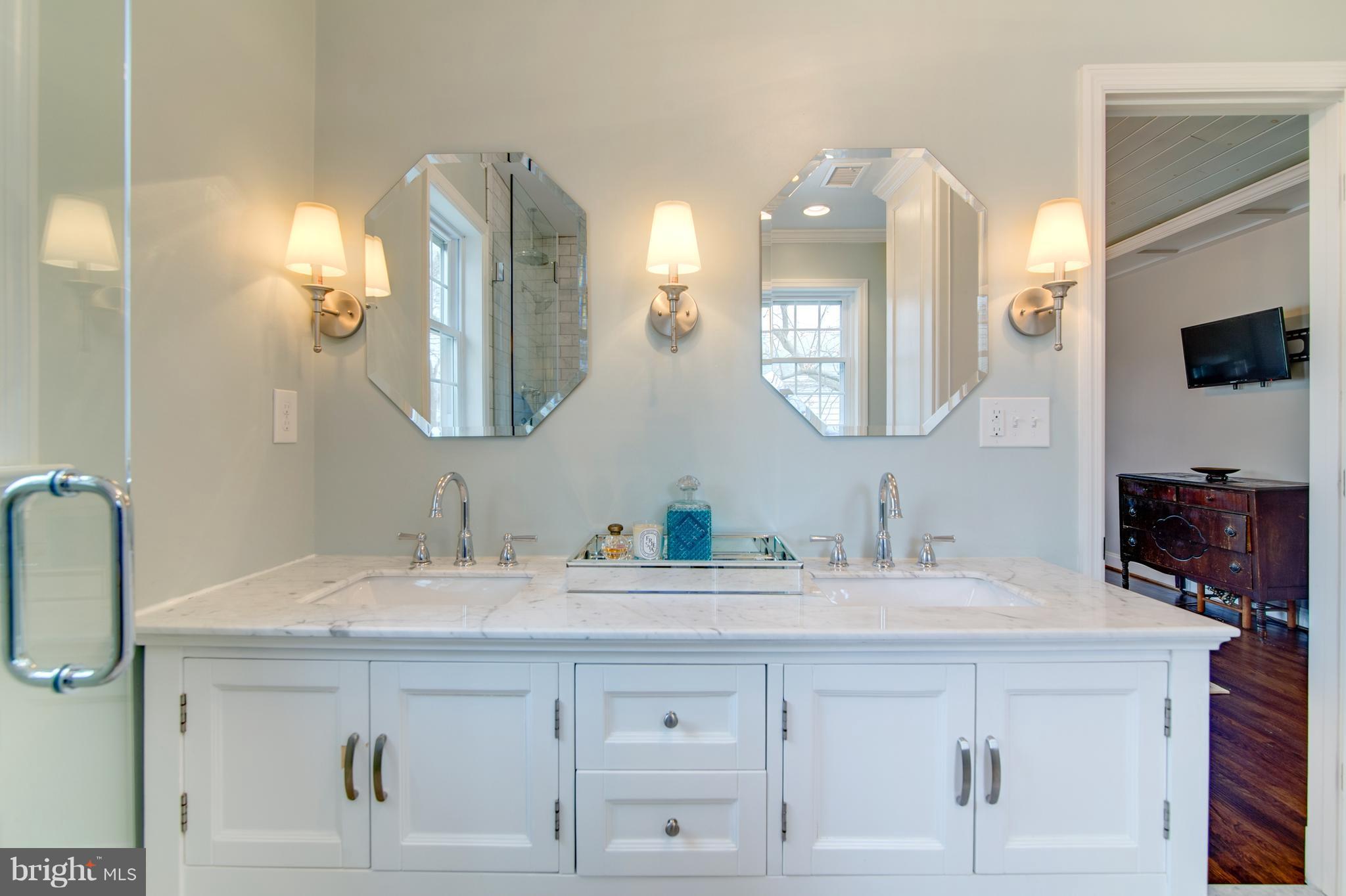 LEE HEIGHTS - Residential