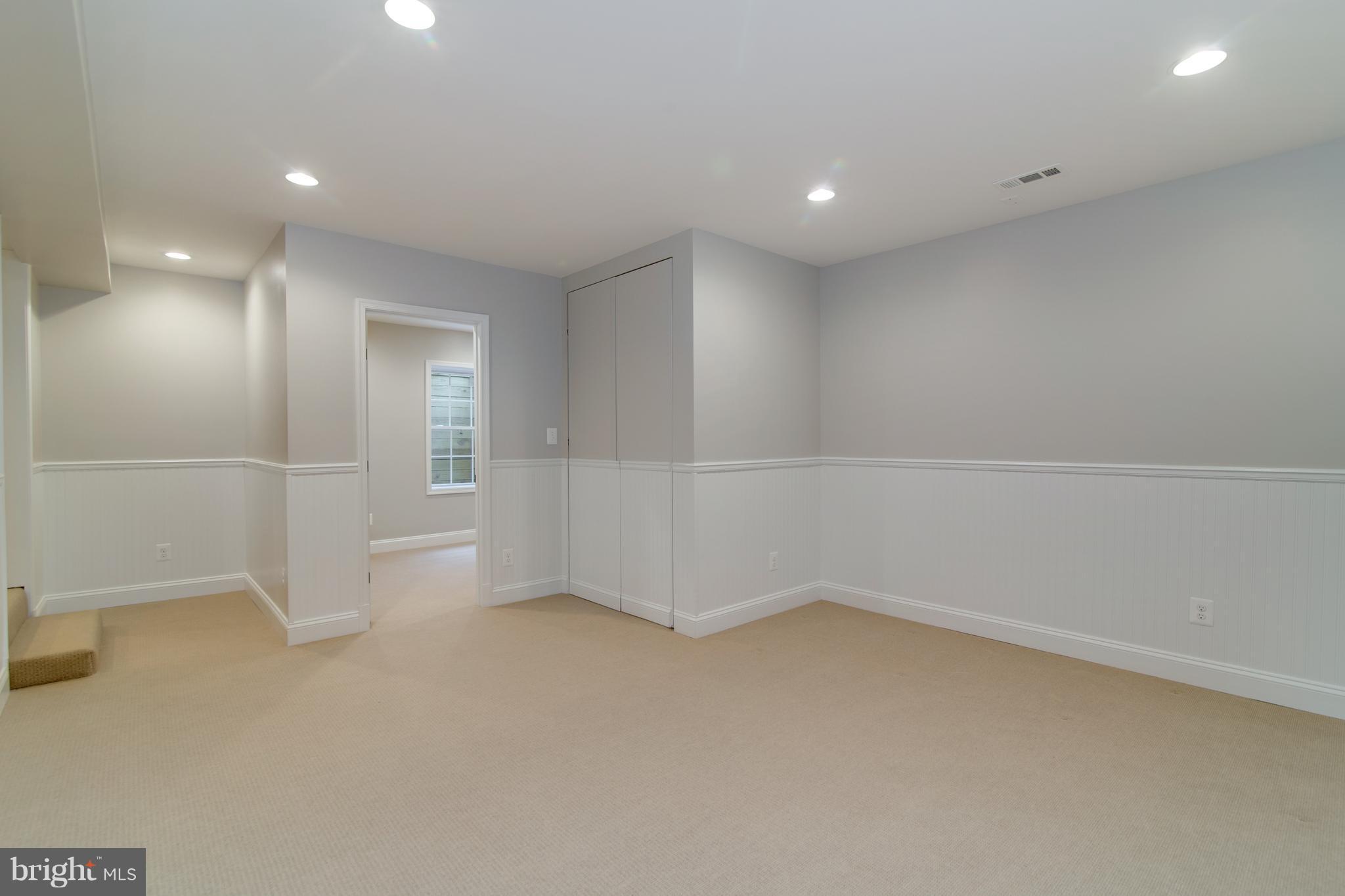 LEE HEIGHTS - Residential