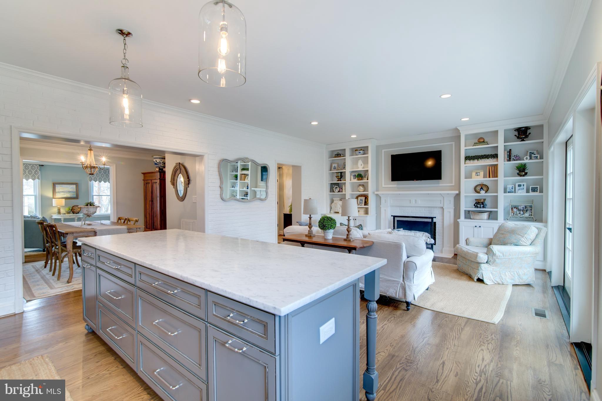 LEE HEIGHTS - Residential