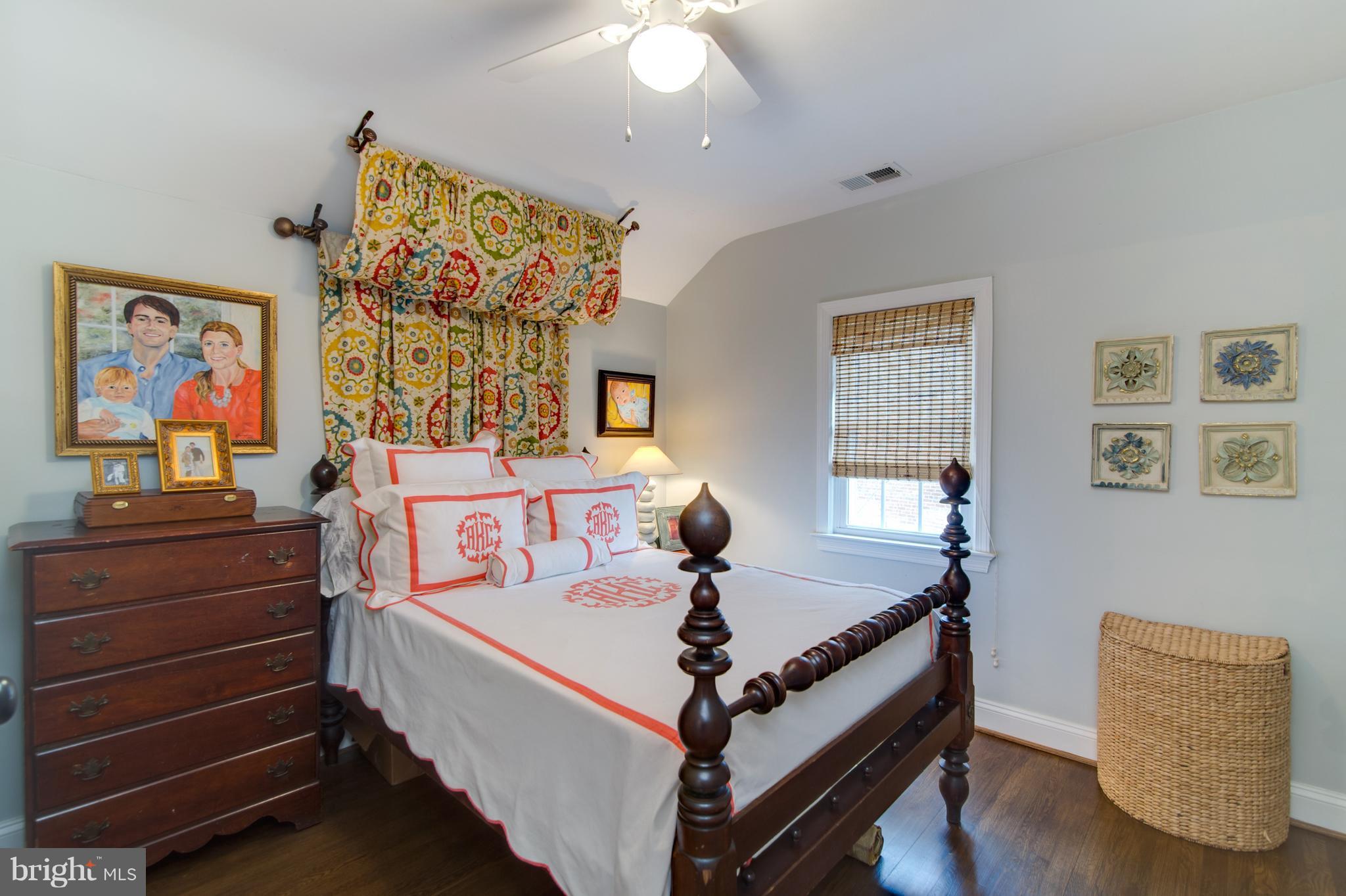 LEE HEIGHTS - Residential