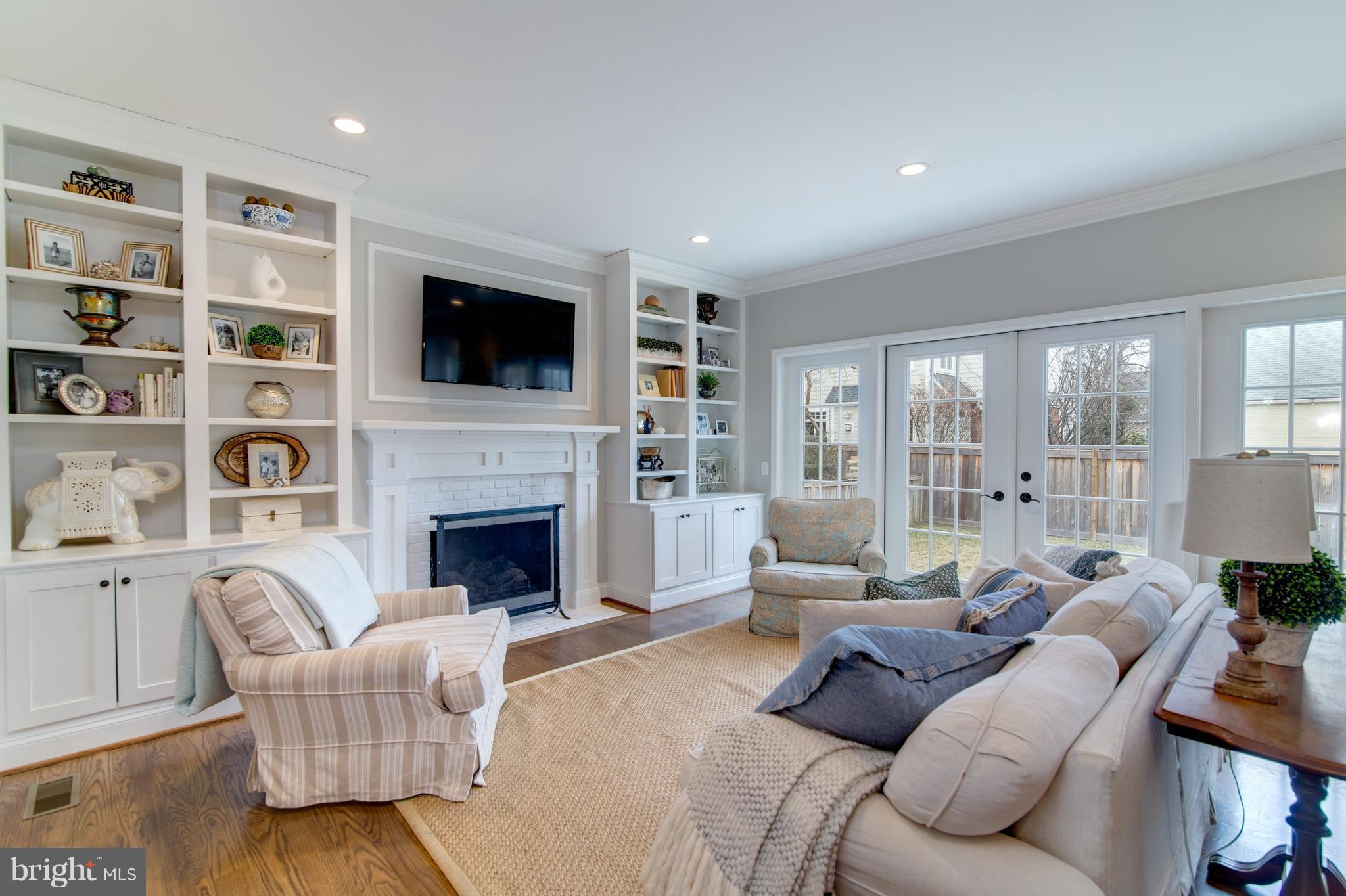 LEE HEIGHTS - Residential