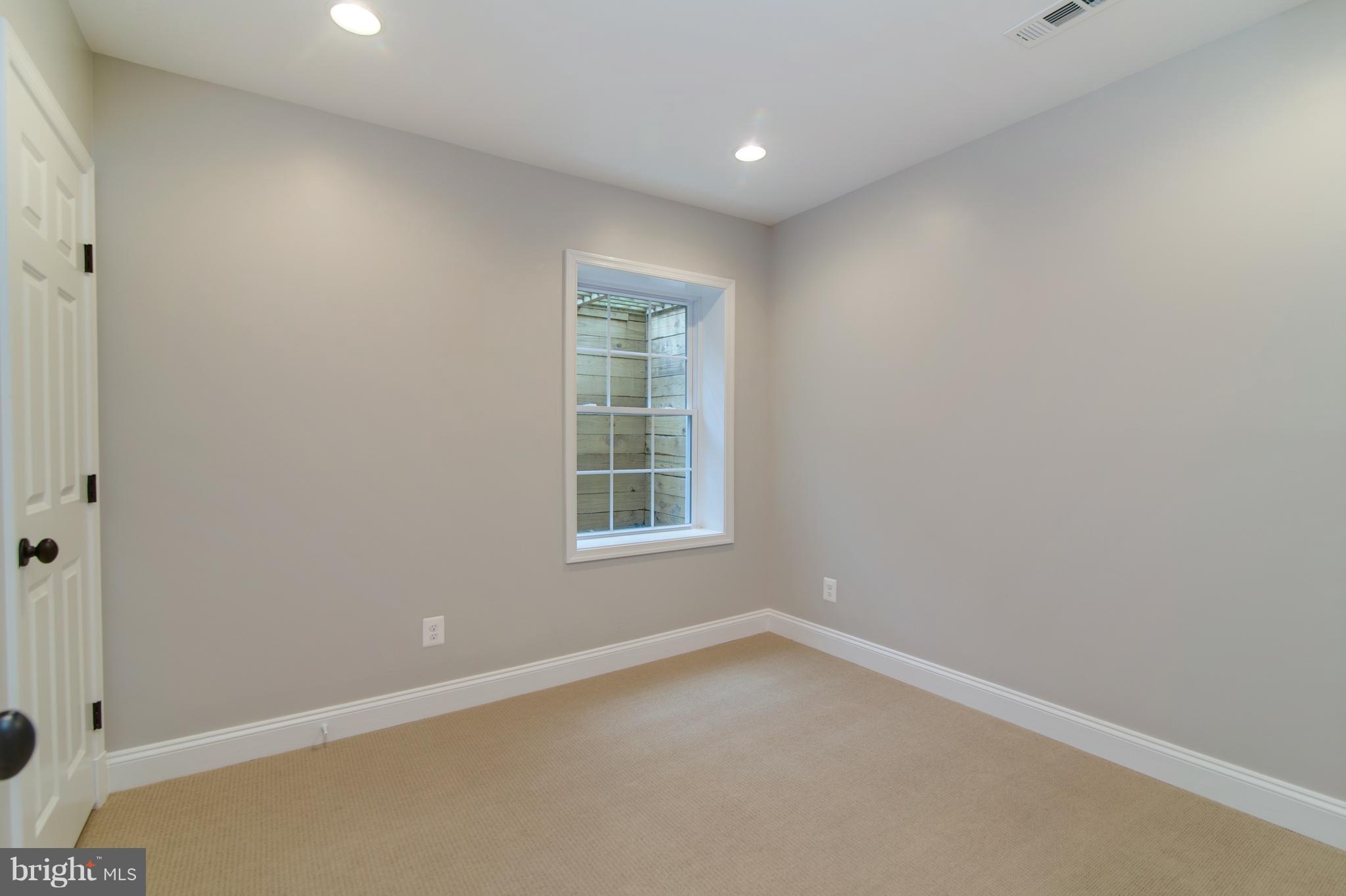 LEE HEIGHTS - Residential