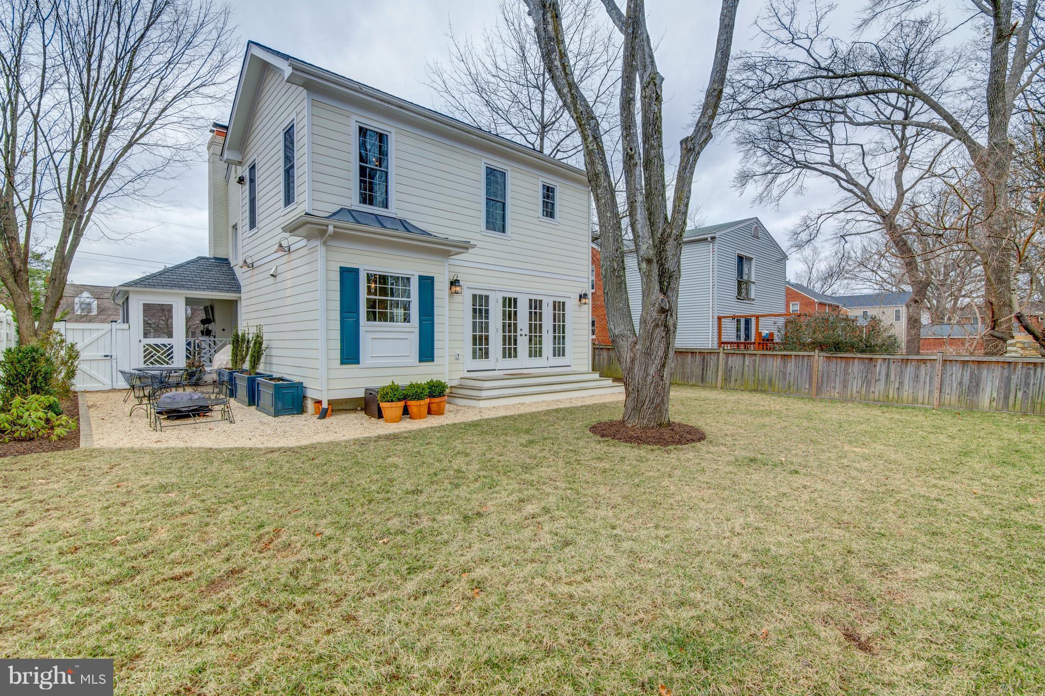 LEE HEIGHTS - Residential