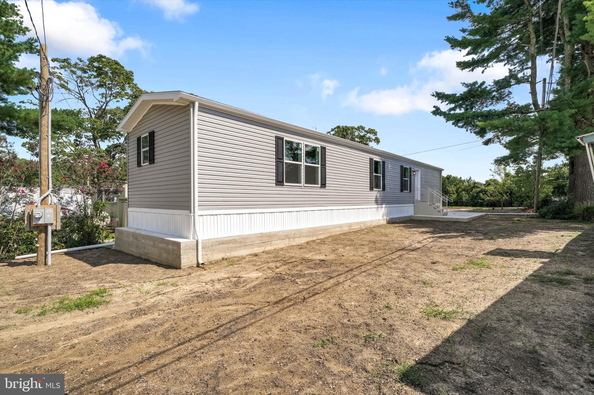 755 WOODSIDE DRIVE