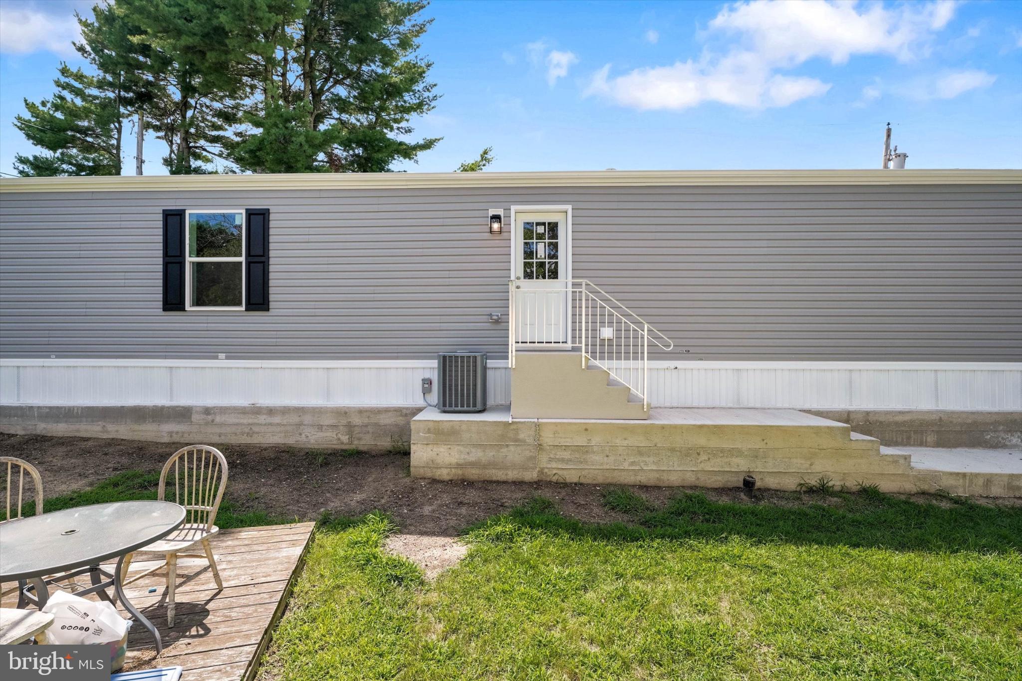 755 WOODSIDE DRIVE
