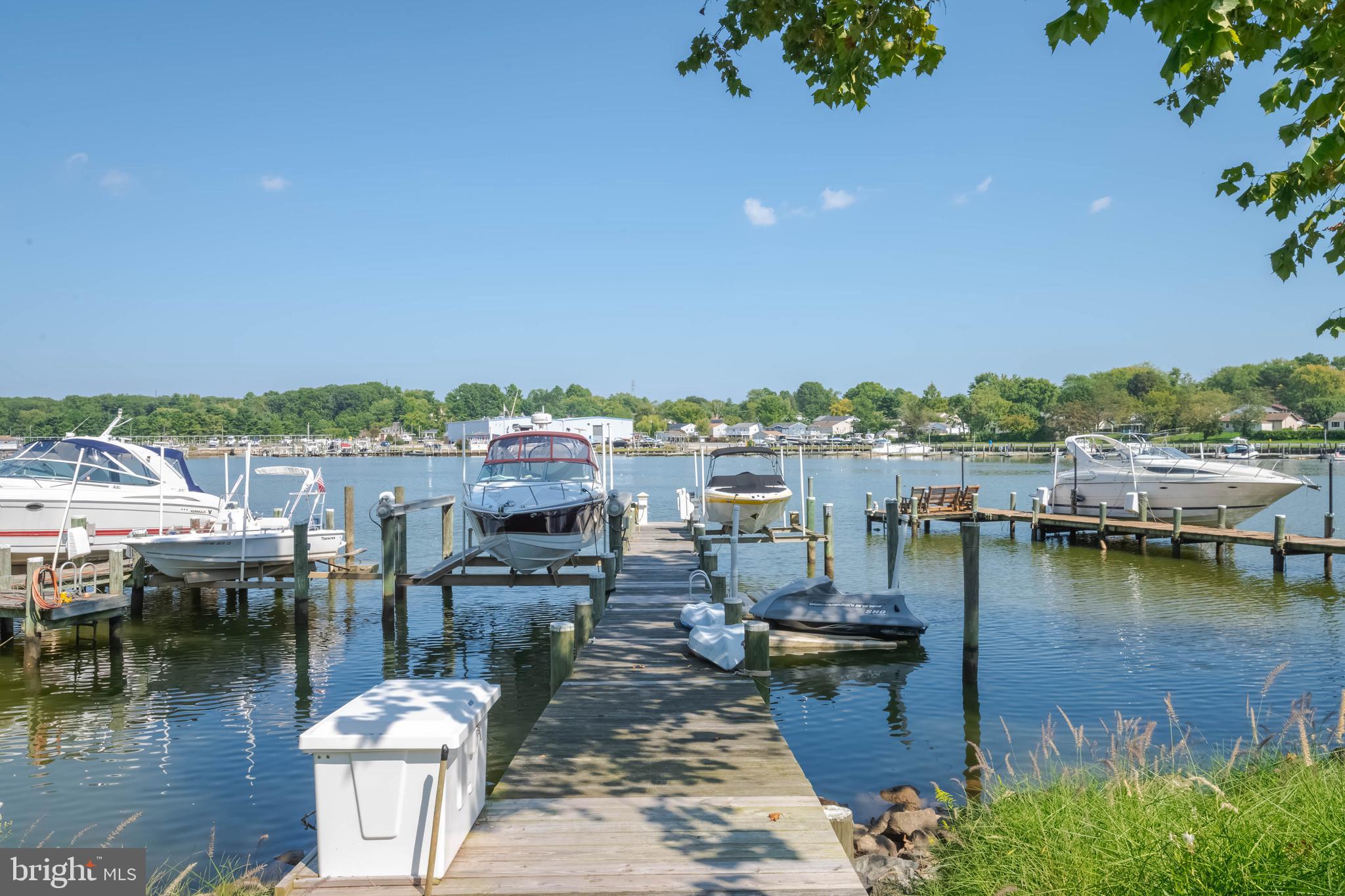 TAYLORS POINTE - Residential