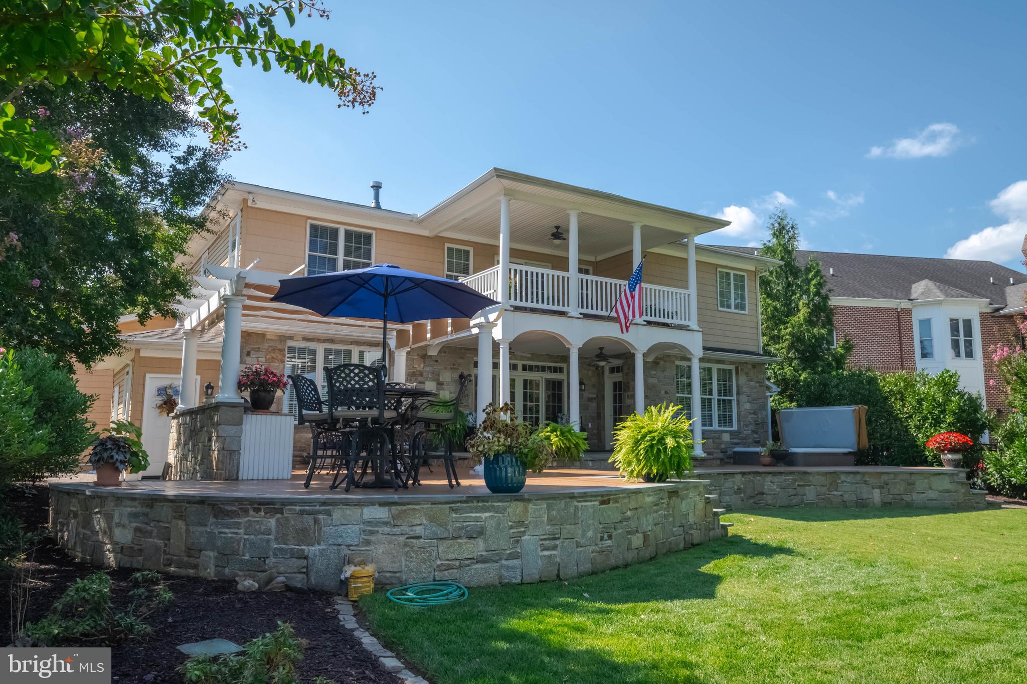 TAYLORS POINTE - Residential