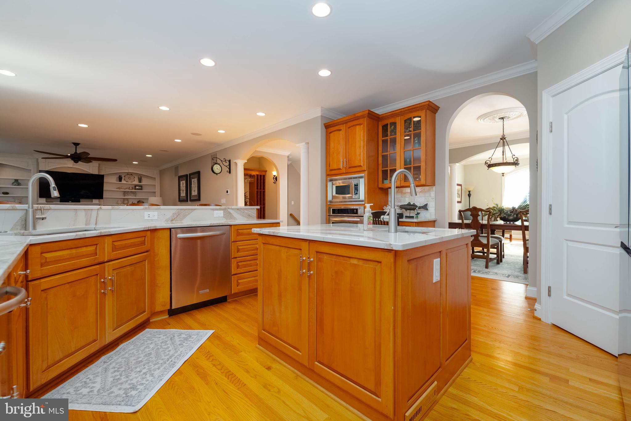 TAYLORS POINTE - Residential