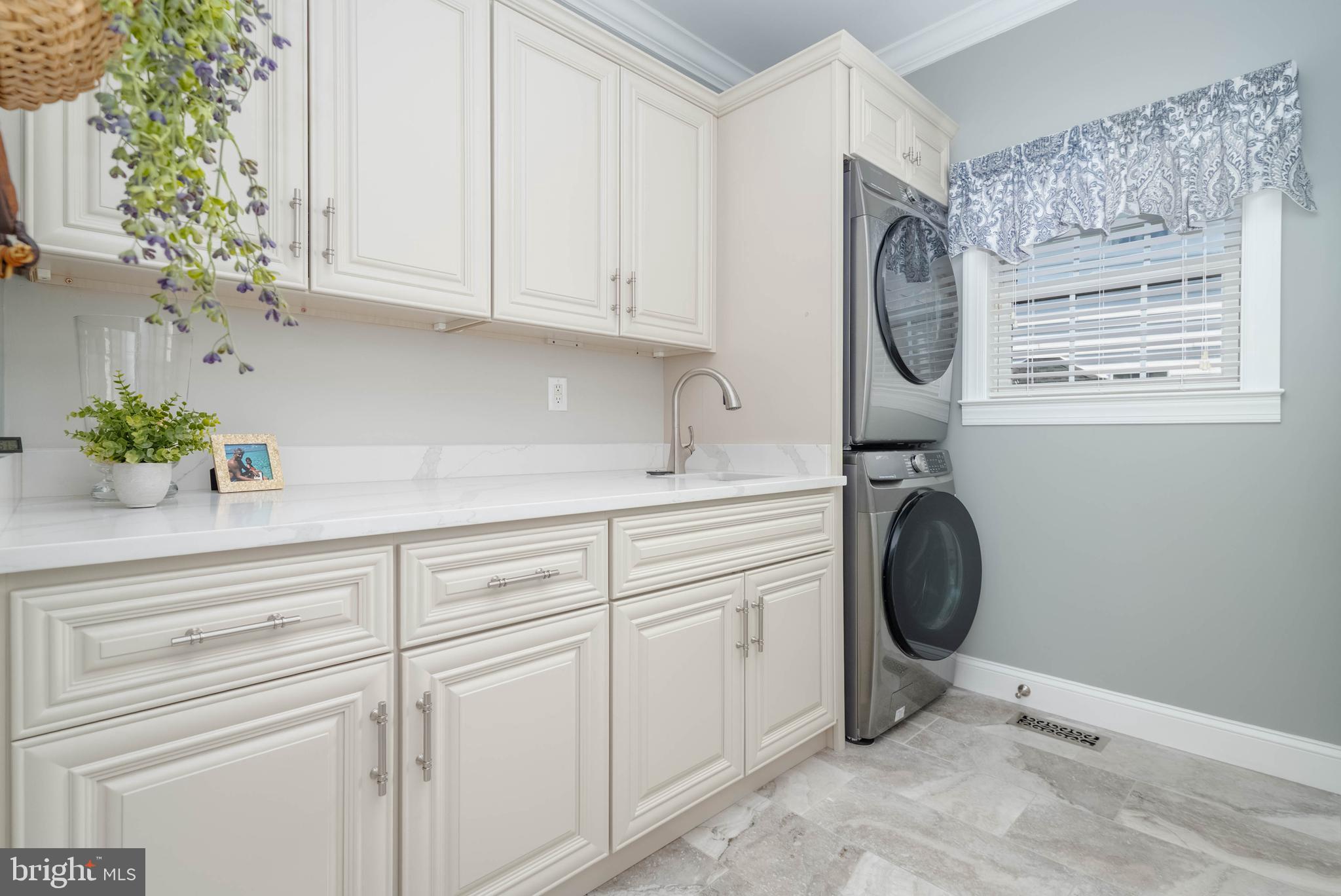 TAYLORS POINTE - Residential