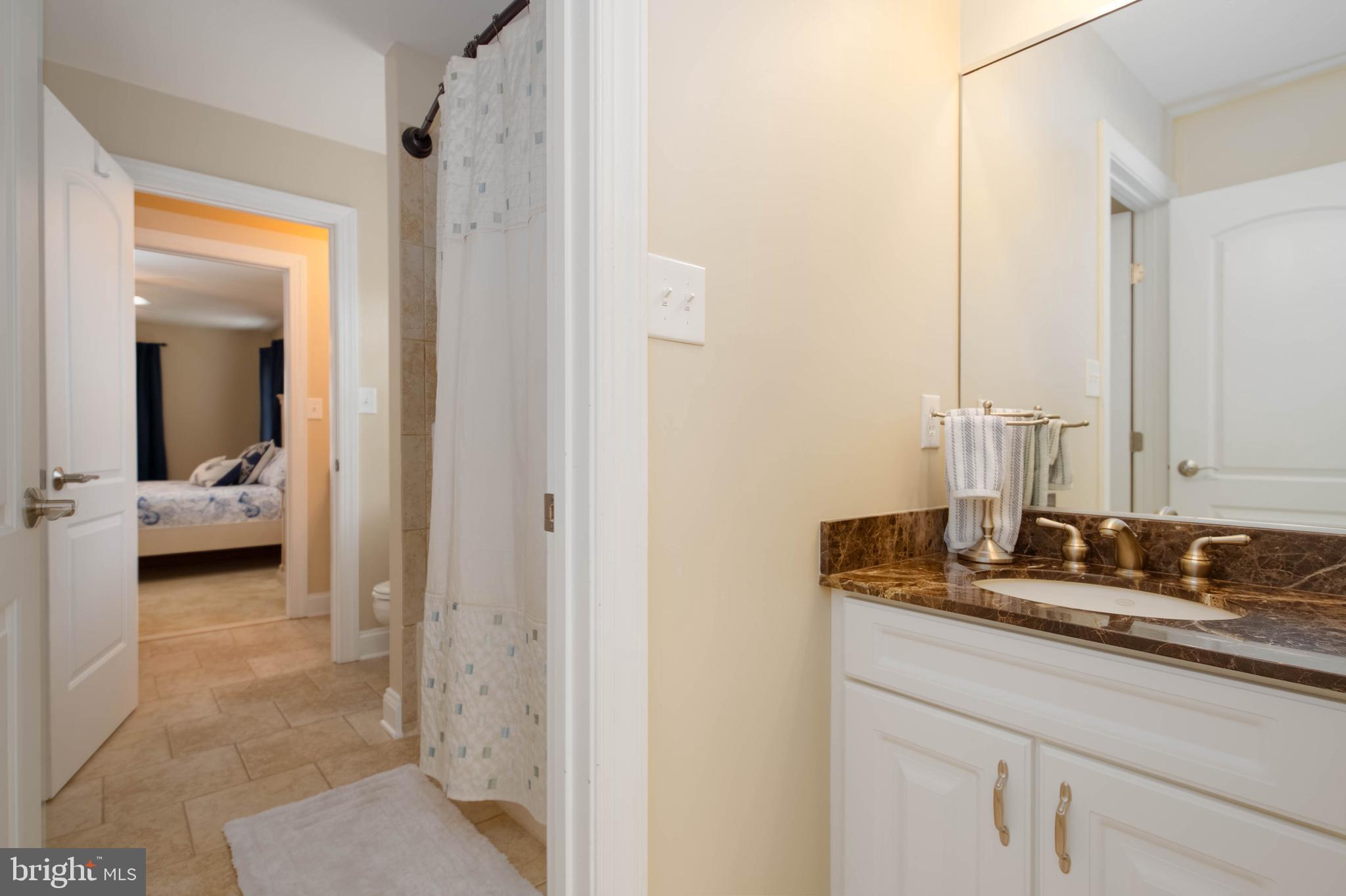 TAYLORS POINTE - Residential