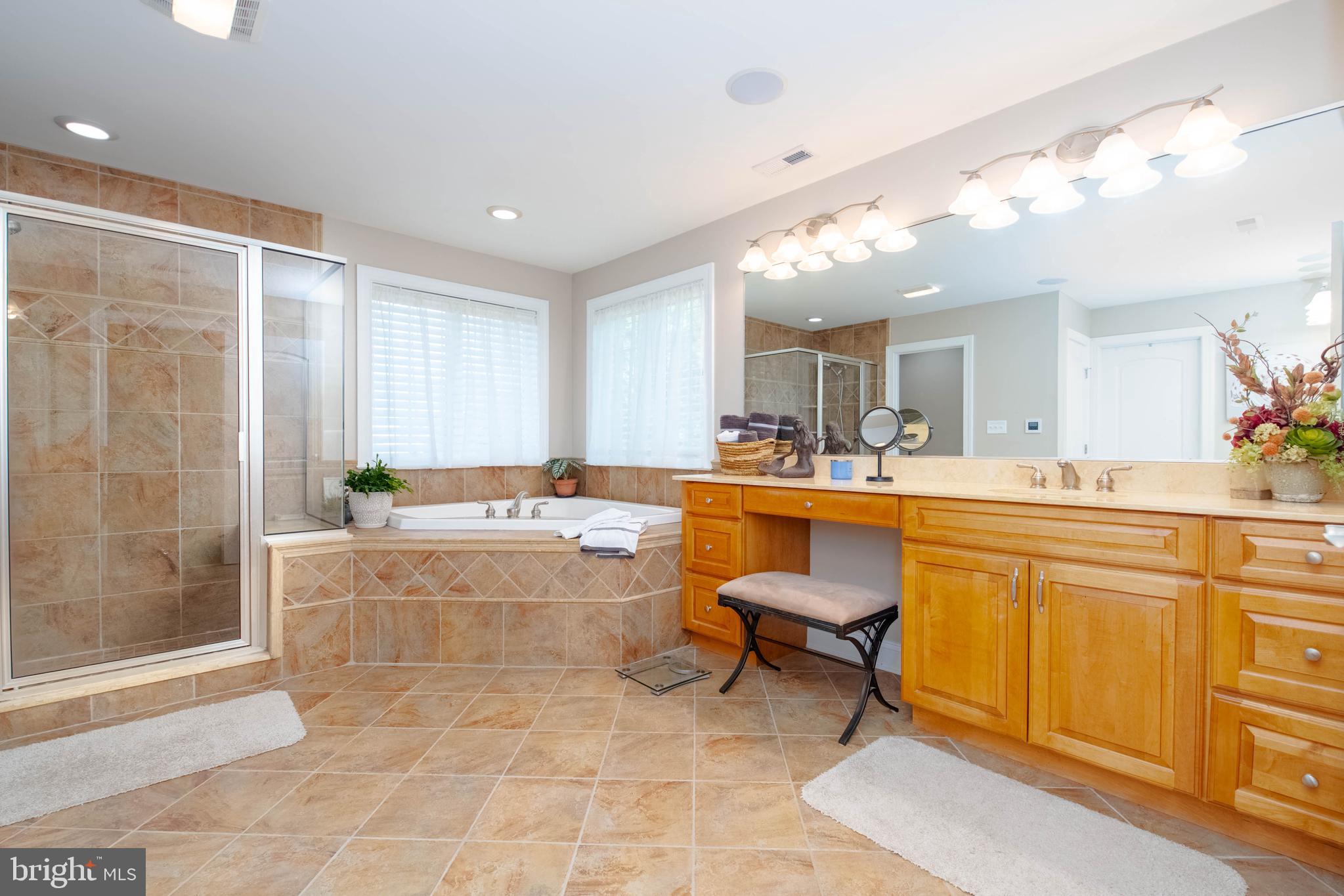 TAYLORS POINTE - Residential