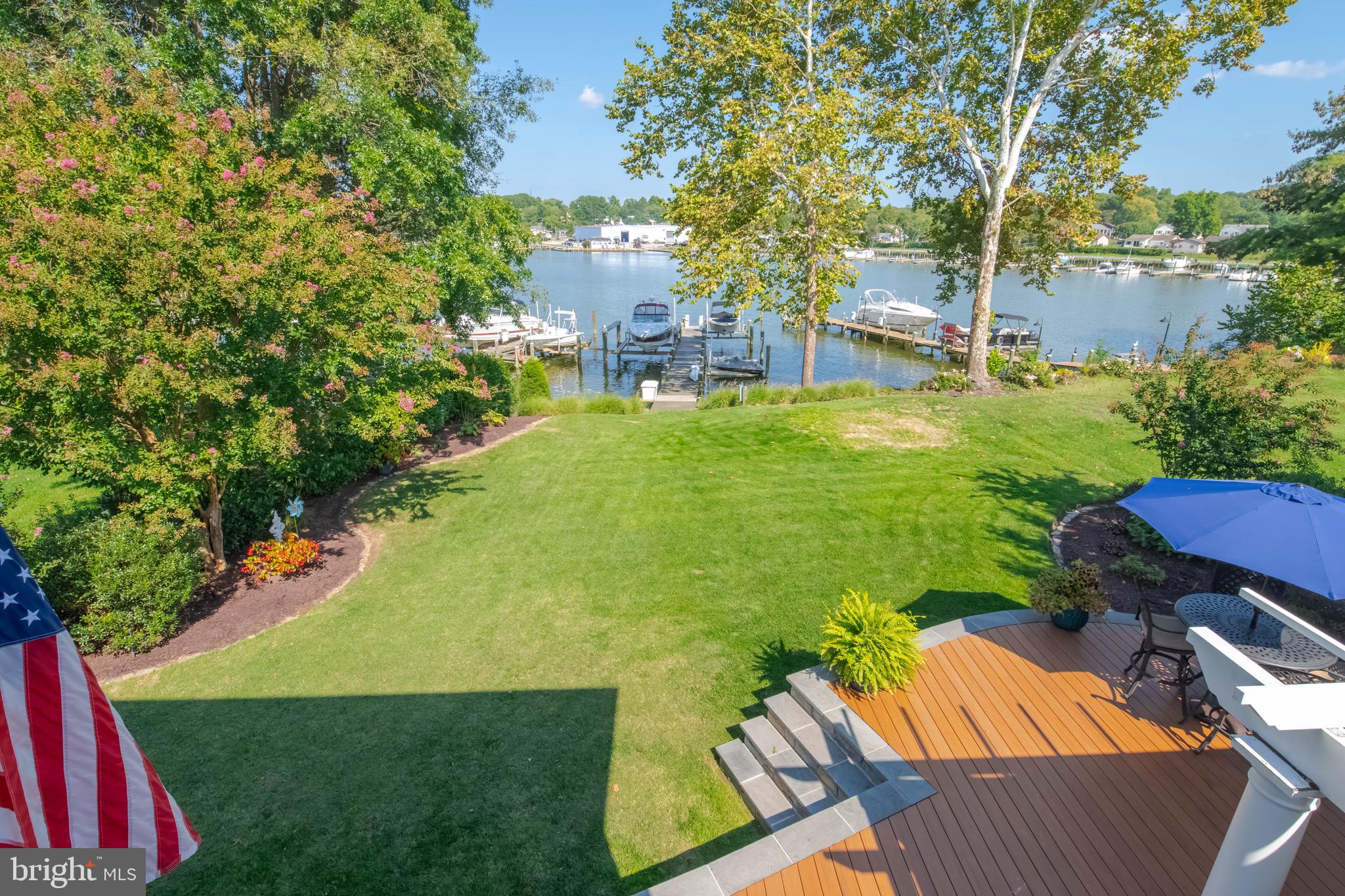 TAYLORS POINTE - Residential