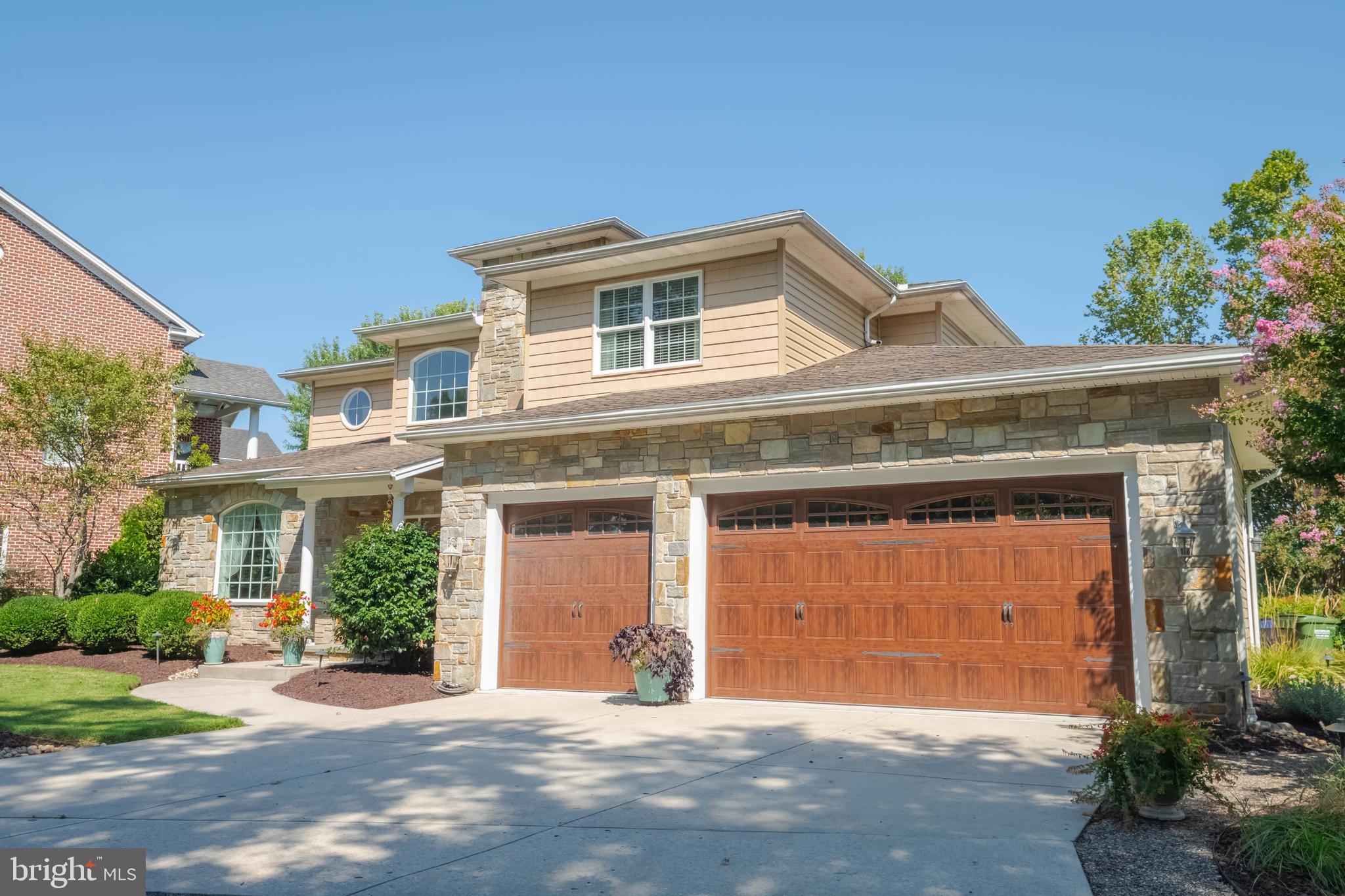 TAYLORS POINTE - Residential