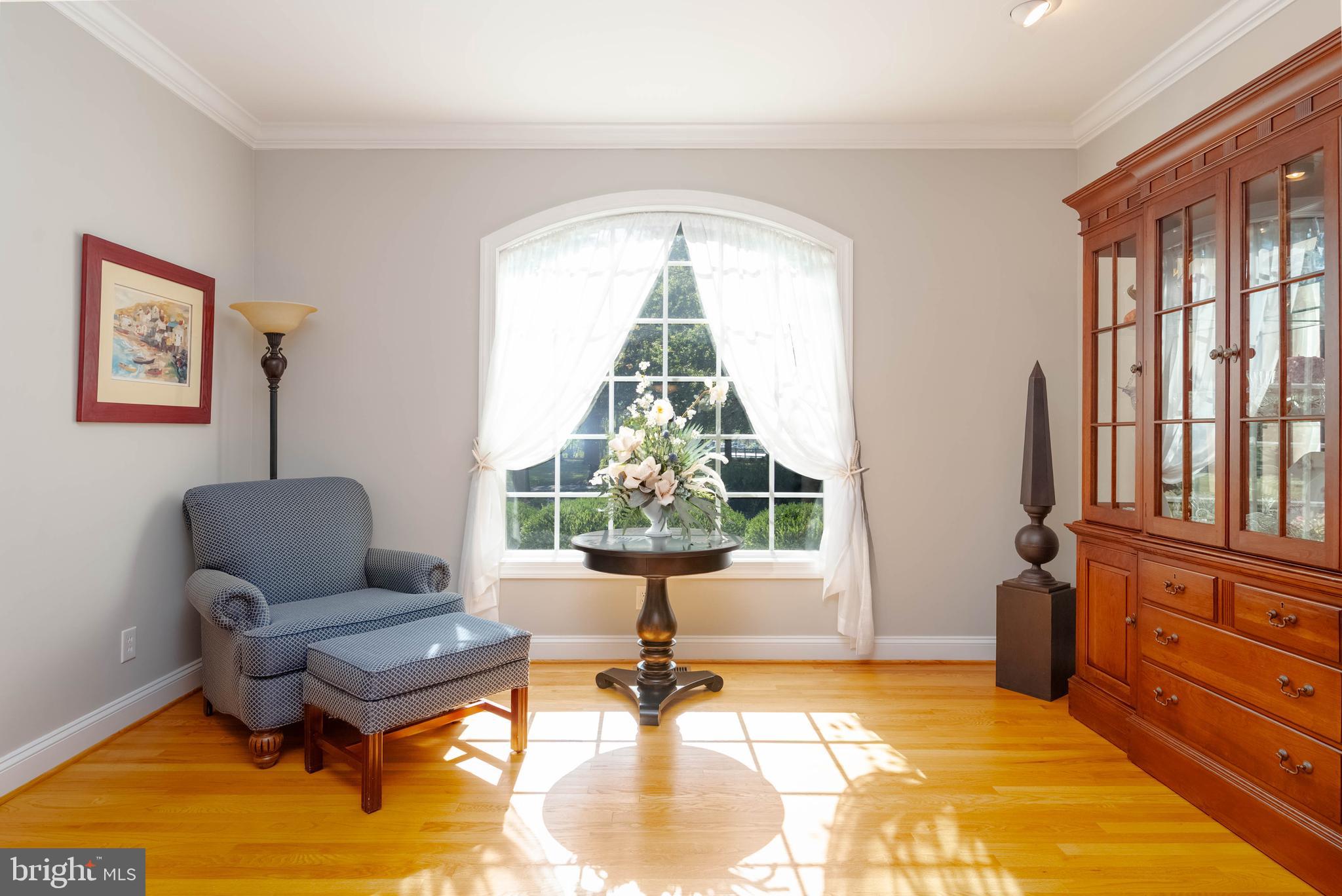 TAYLORS POINTE - Residential