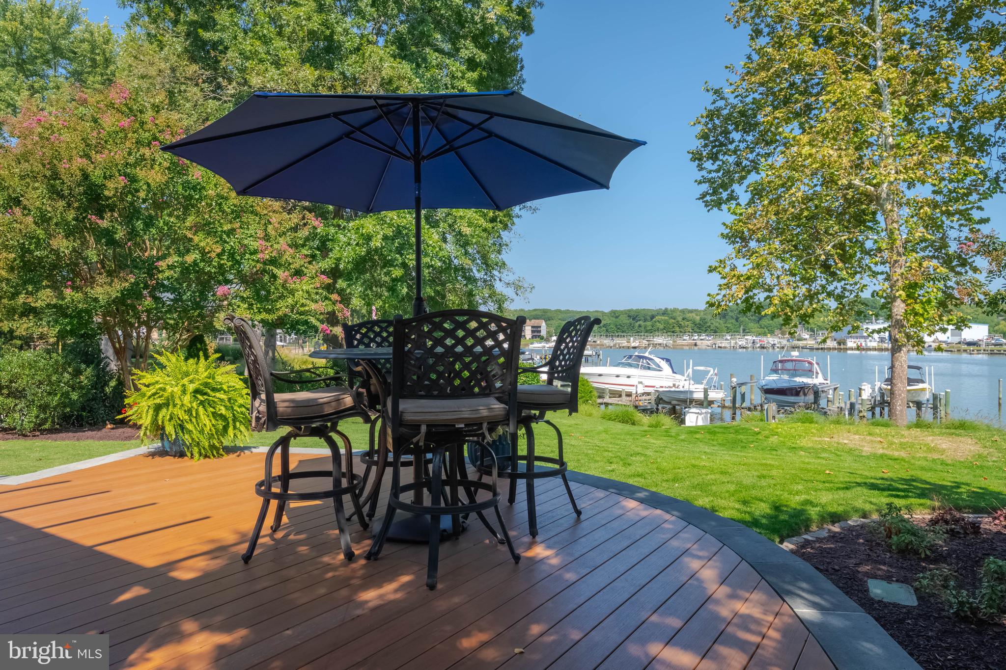 TAYLORS POINTE - Residential