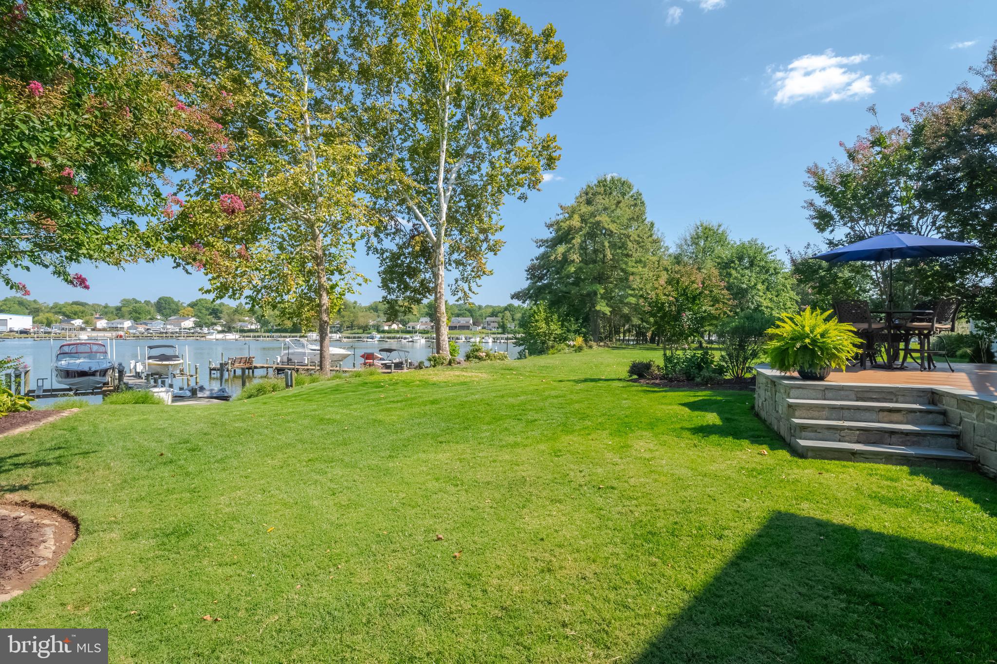 TAYLORS POINTE - Residential