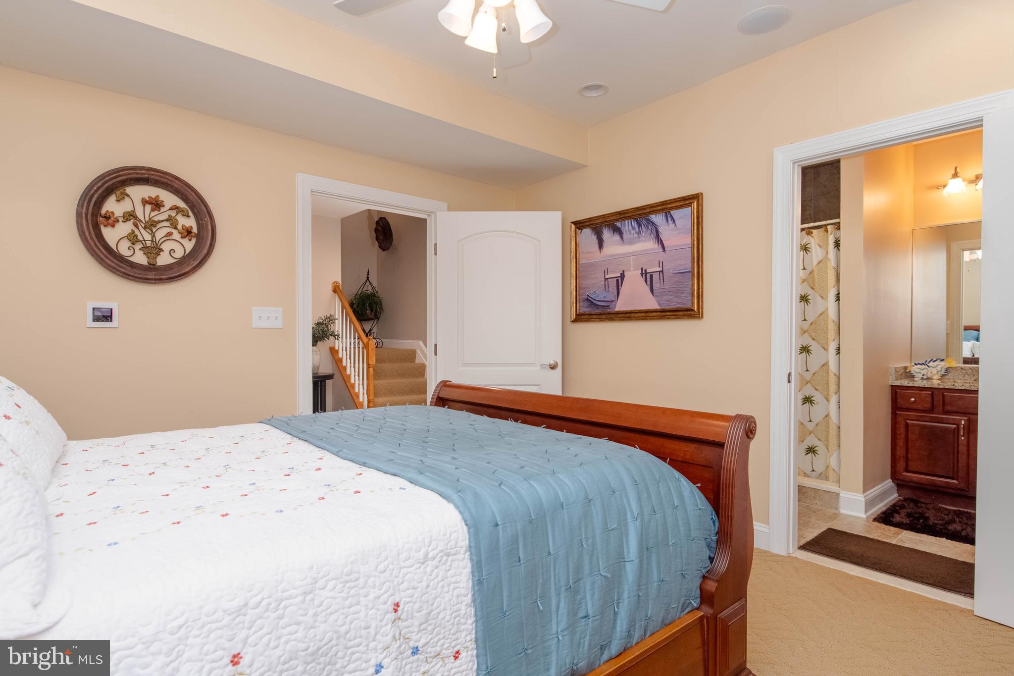 TAYLORS POINTE - Residential