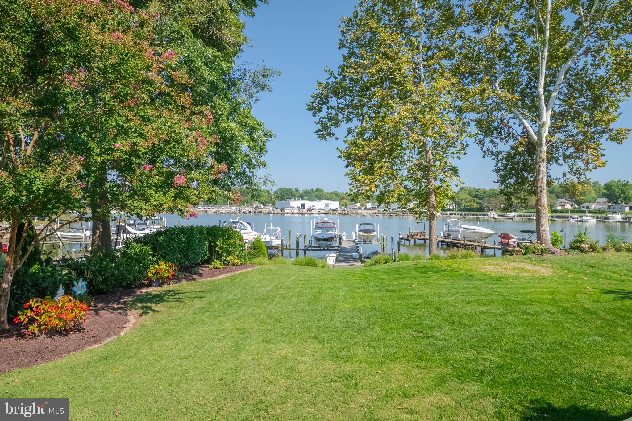 TAYLORS POINTE - Residential