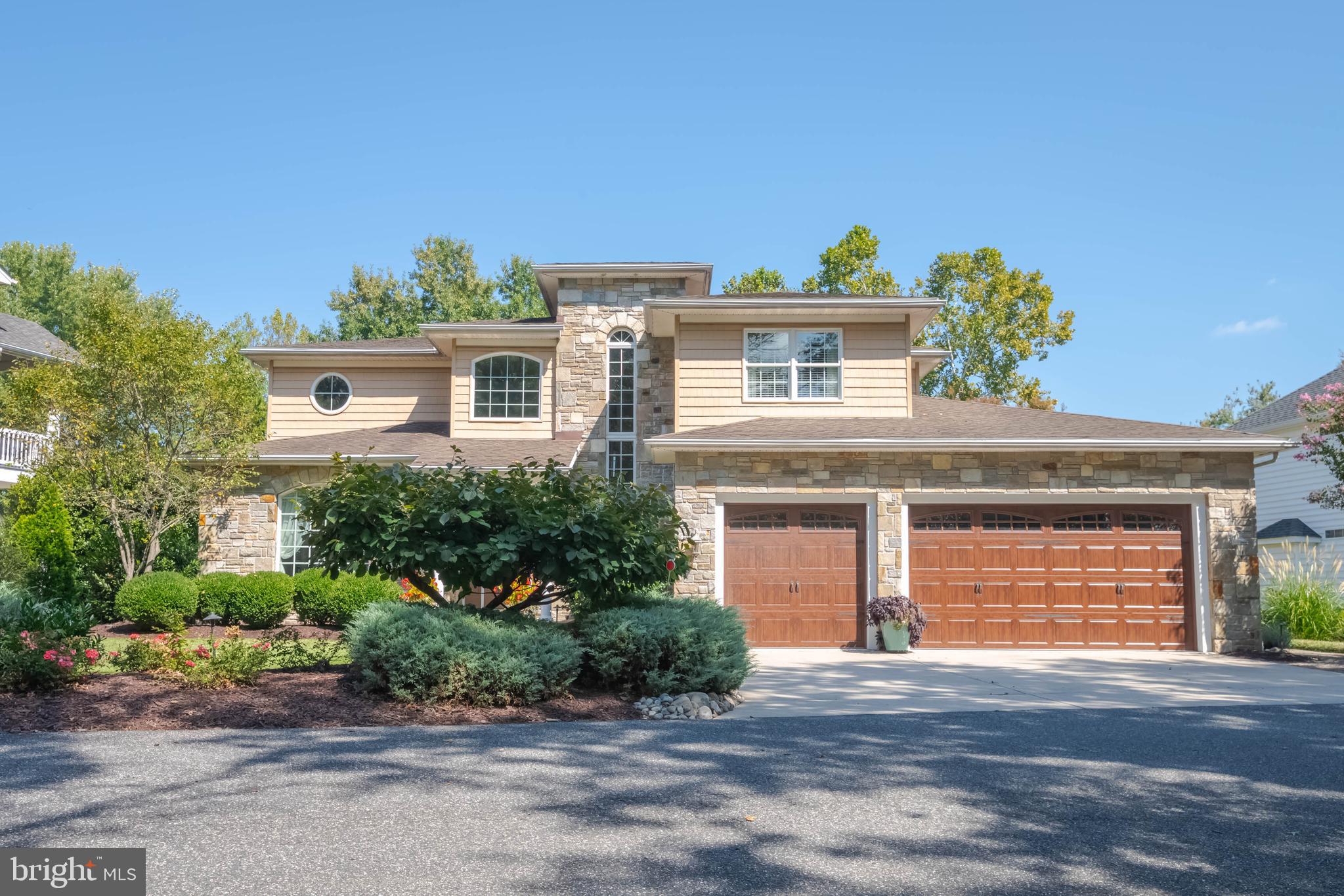 TAYLORS POINTE - Residential