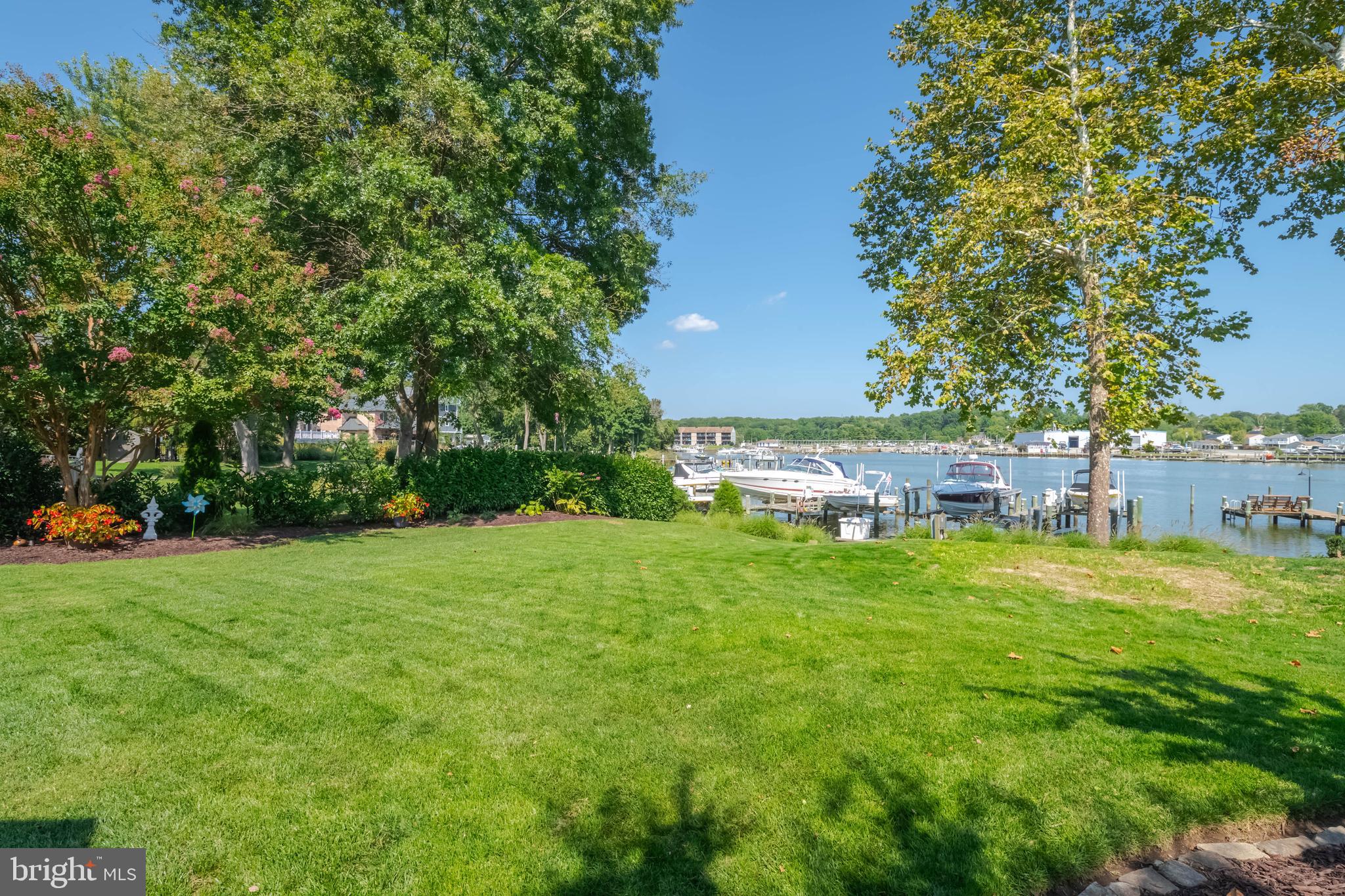 TAYLORS POINTE - Residential