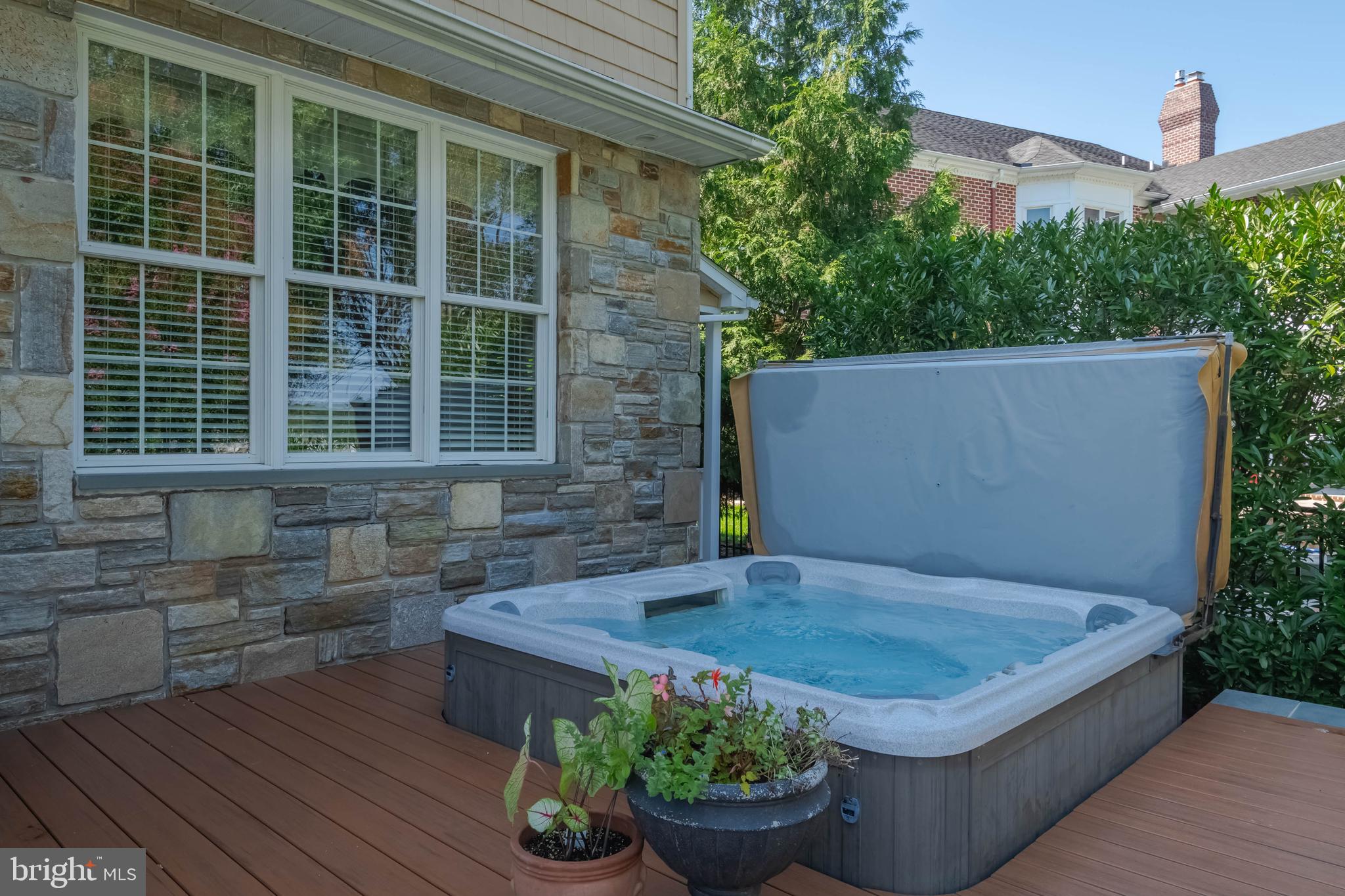 TAYLORS POINTE - Residential