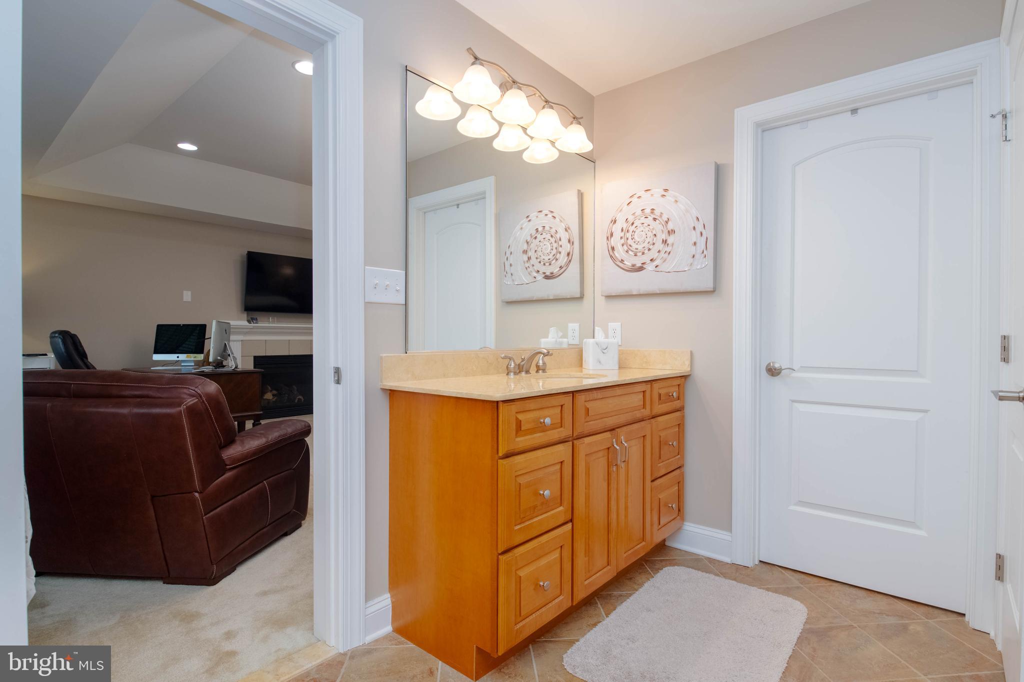 TAYLORS POINTE - Residential