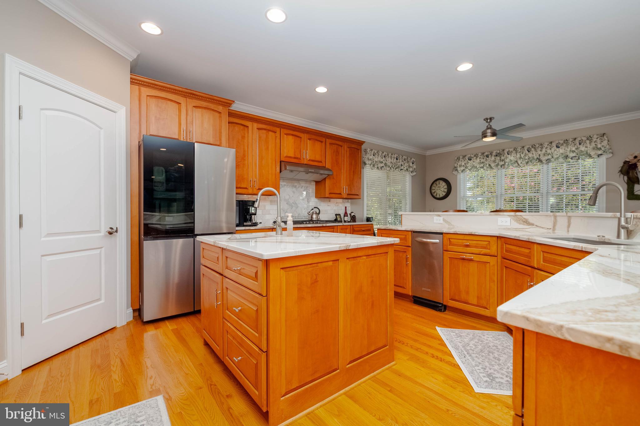 TAYLORS POINTE - Residential