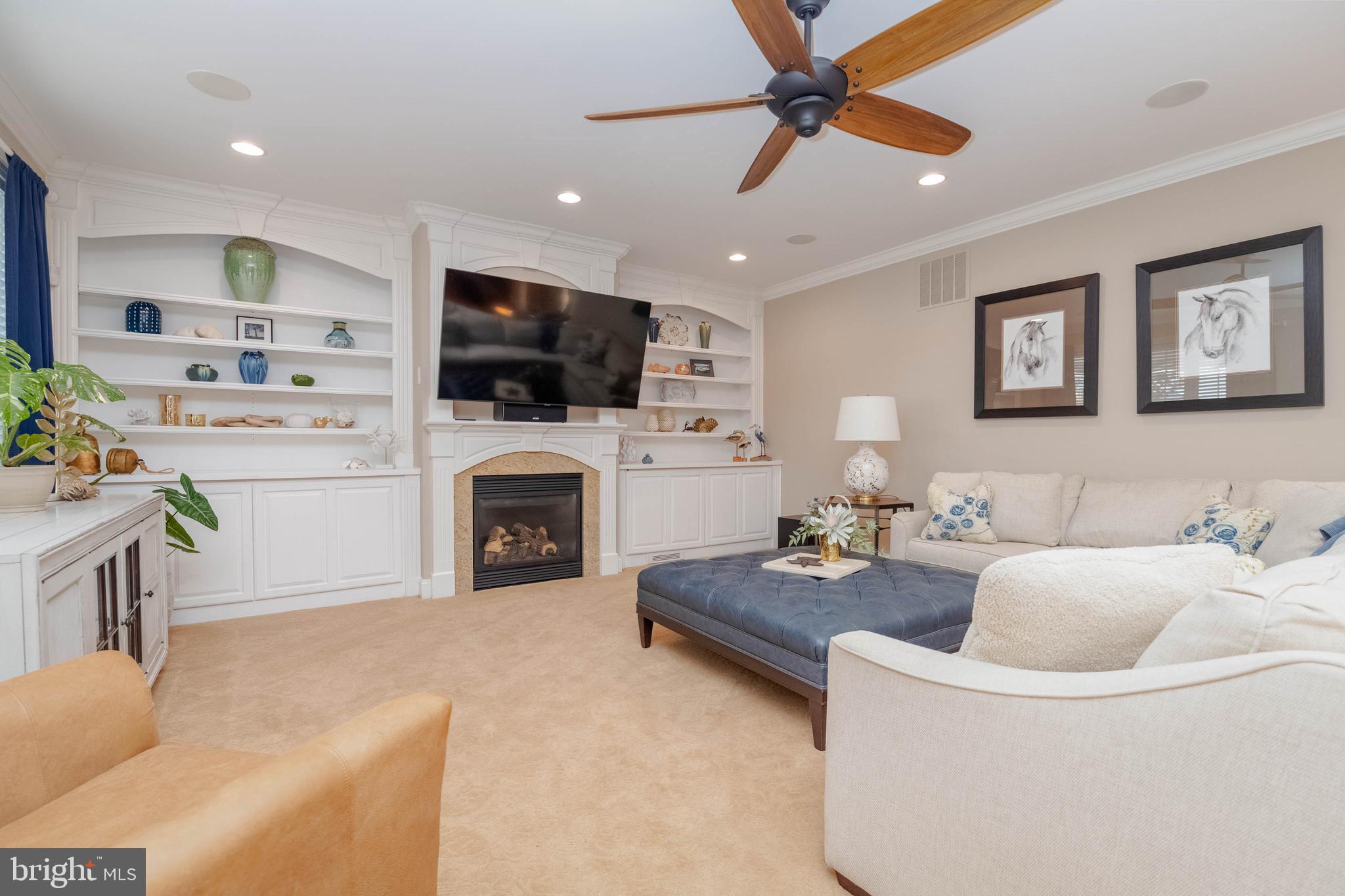 TAYLORS POINTE - Residential