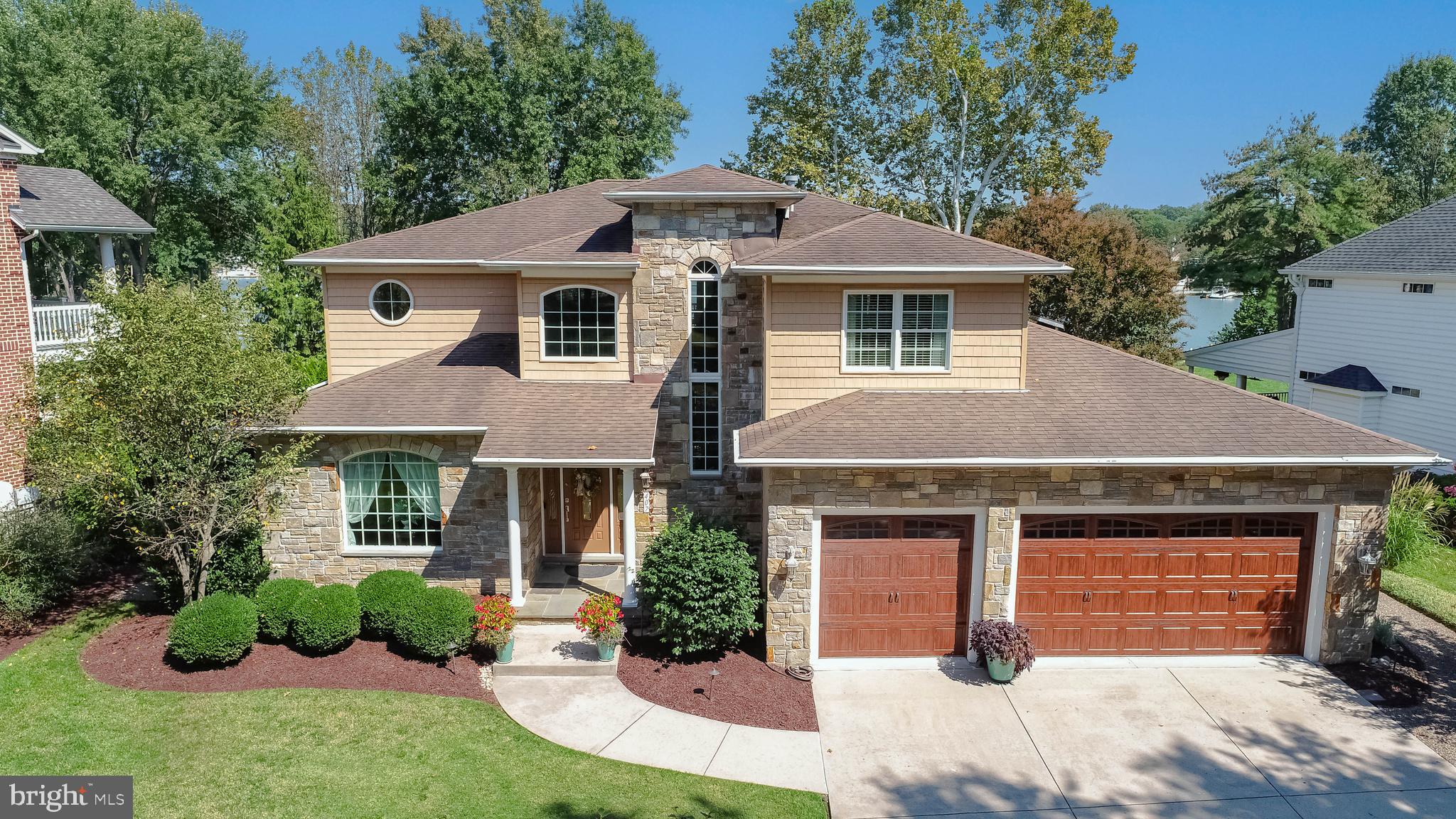 TAYLORS POINTE - Residential