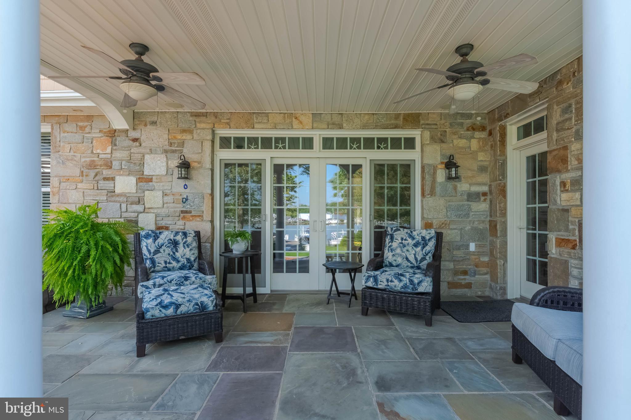 TAYLORS POINTE - Residential