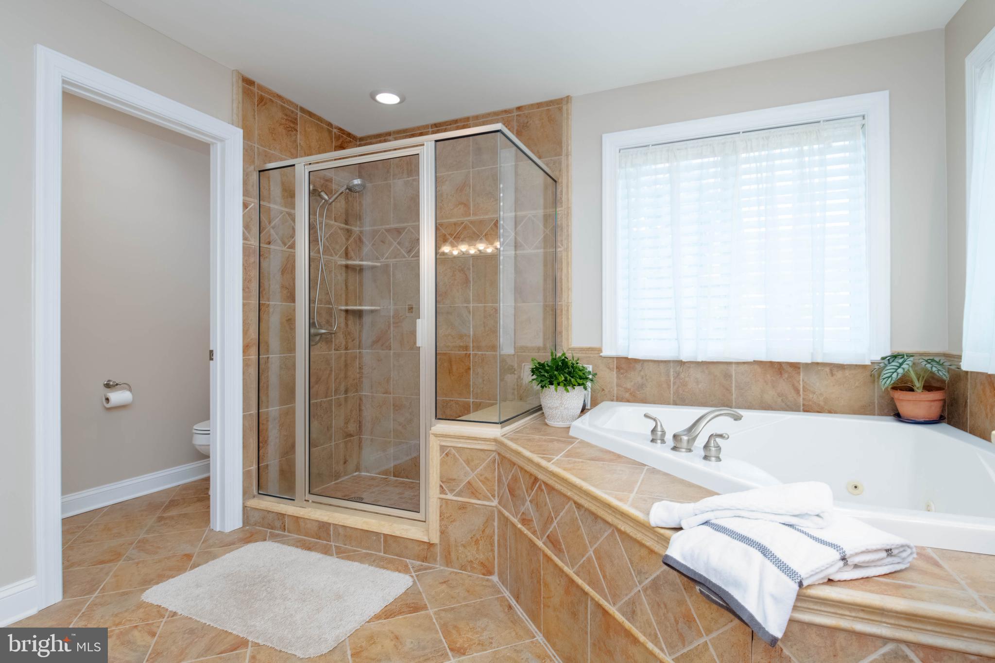 TAYLORS POINTE - Residential