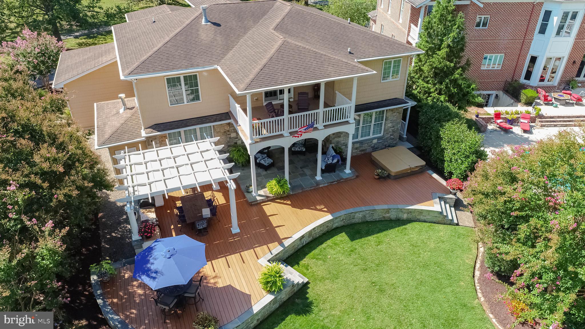 TAYLORS POINTE - Residential