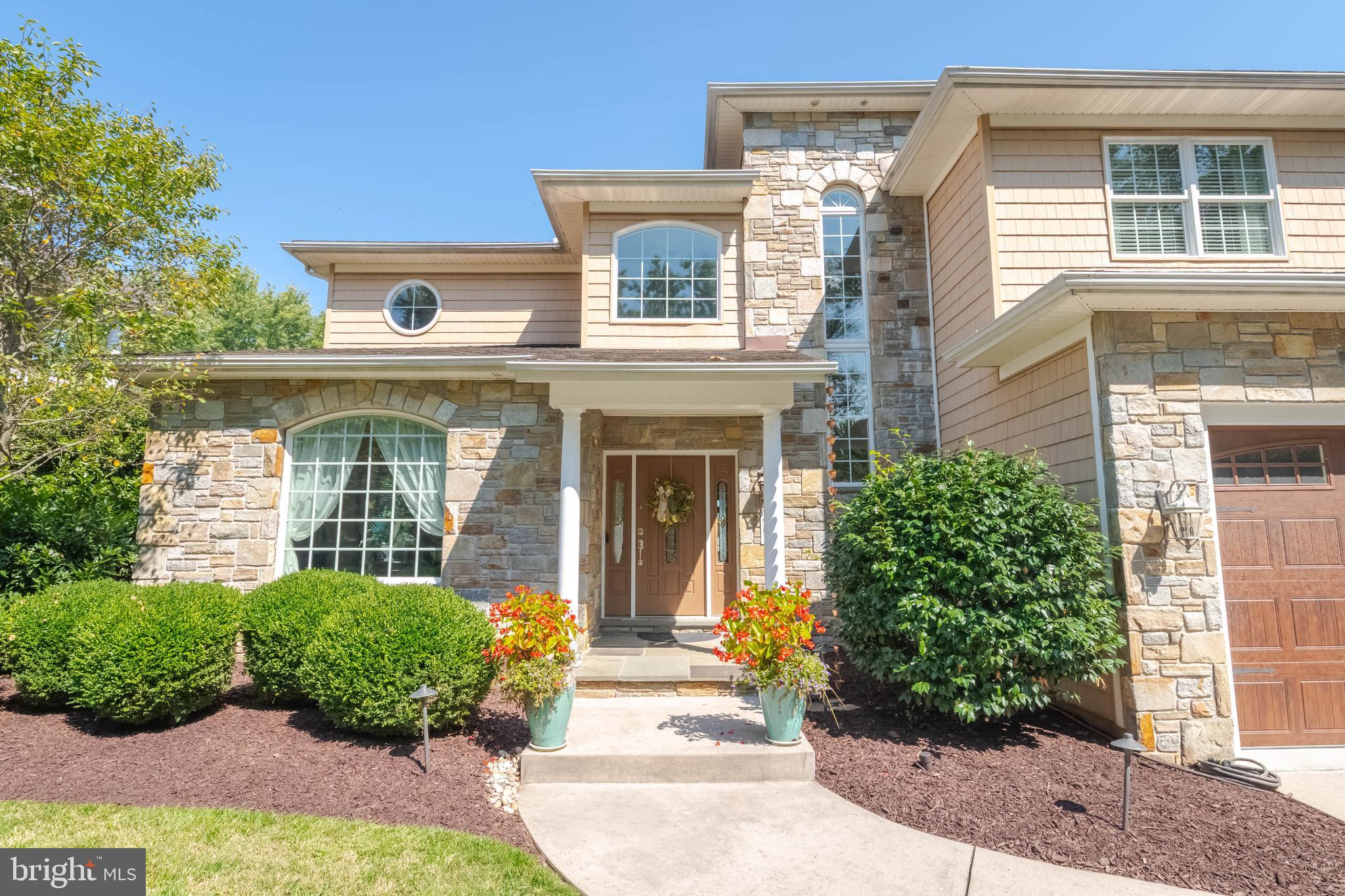 TAYLORS POINTE - Residential