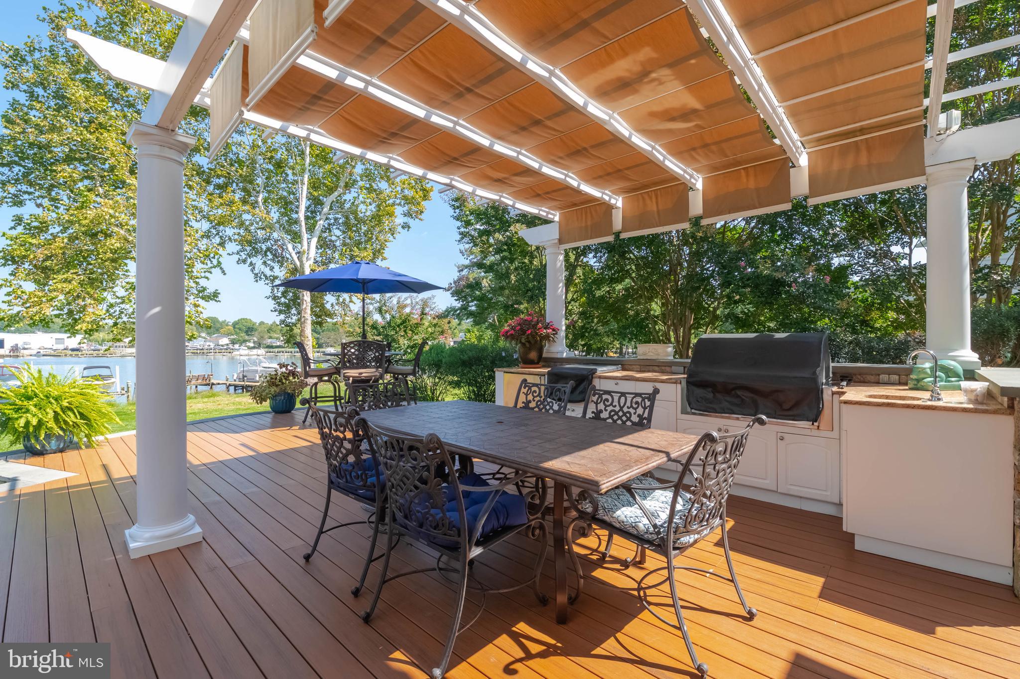 TAYLORS POINTE - Residential